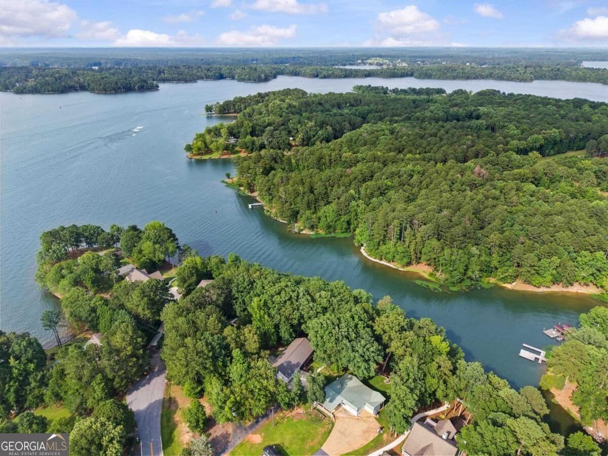 3 bedroom, 2.5 bathroom, 2,128 sq ft single family residence for sale at 120 River Lake Court, Eatonton, GA 31024 — photo 5