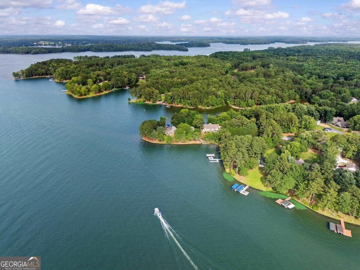 3 bedroom, 2.5 bathroom, 2,128 sq ft single family residence for sale at 120 River Lake Court, Eatonton, GA 31024 — photo 9