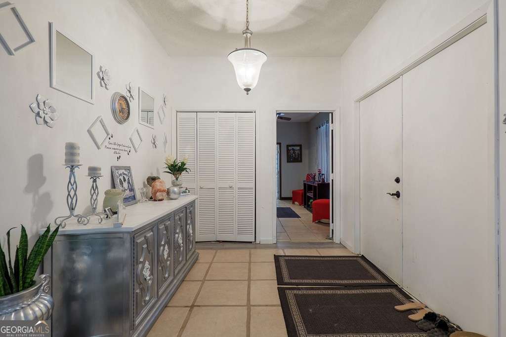 4 bedroom, 3 bathroom single family residence for sale at 3473- 3807 Kay Circle, Valdosta, GA 31606 — photo 2