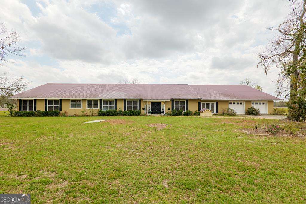 4 bedroom, 3 bathroom single family residence for sale at 3473- 3807 Kay Circle, Valdosta, GA 31606