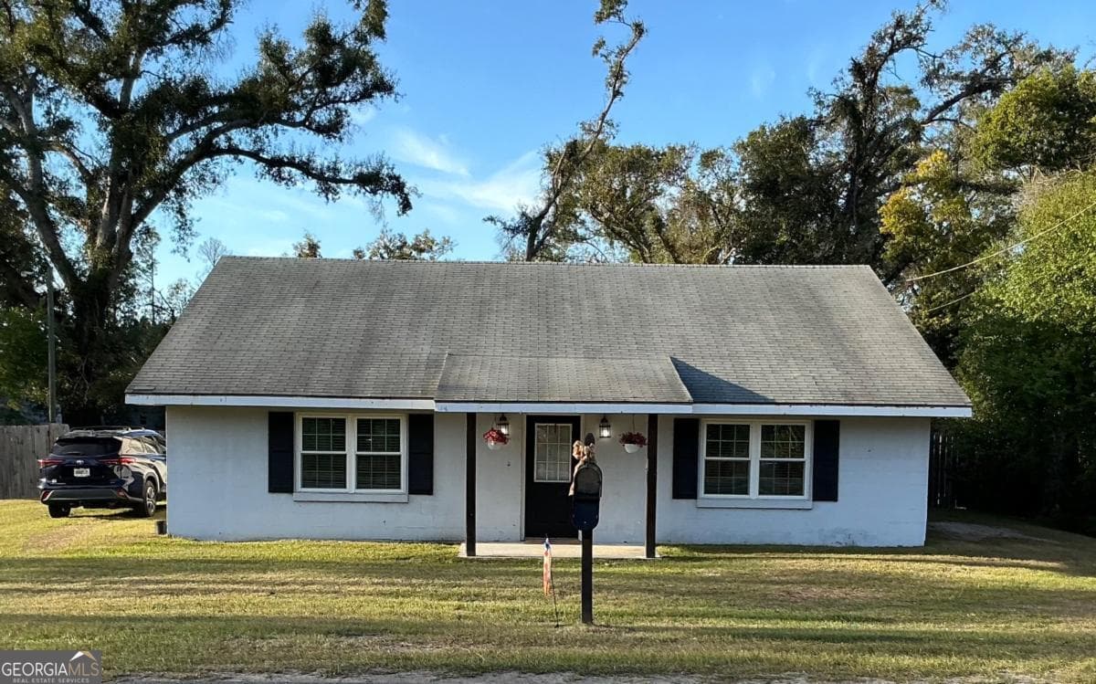3 bedroom, 2 bathroom single family residence sold at 1017 Van Streat Highway, Nicholls, GA 31554