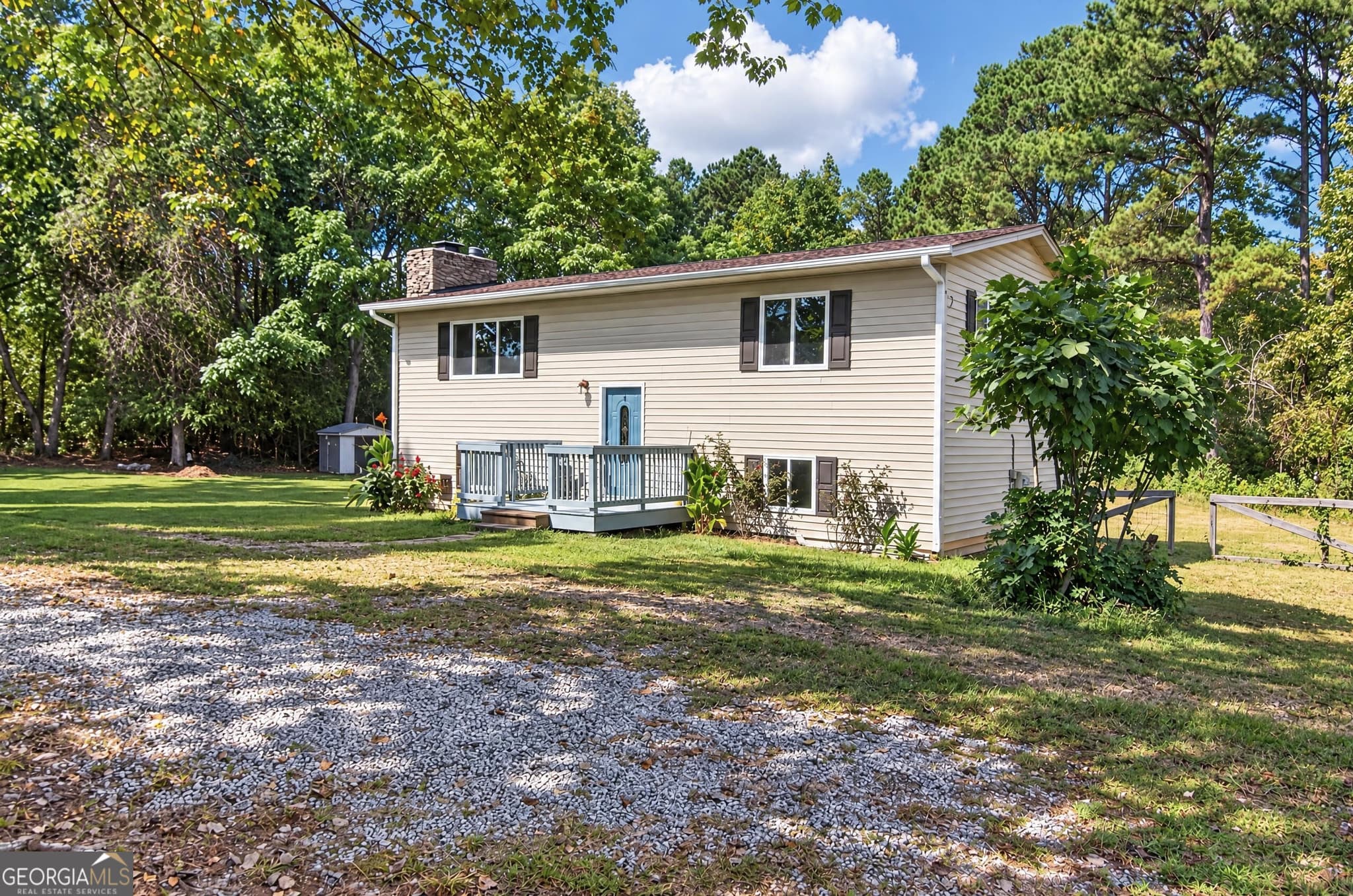 5 bedroom, 2 bathroom, 2,592 sq ft single family residence for sale at 226 Hines Road, Moreland, GA 30259 — photo 2