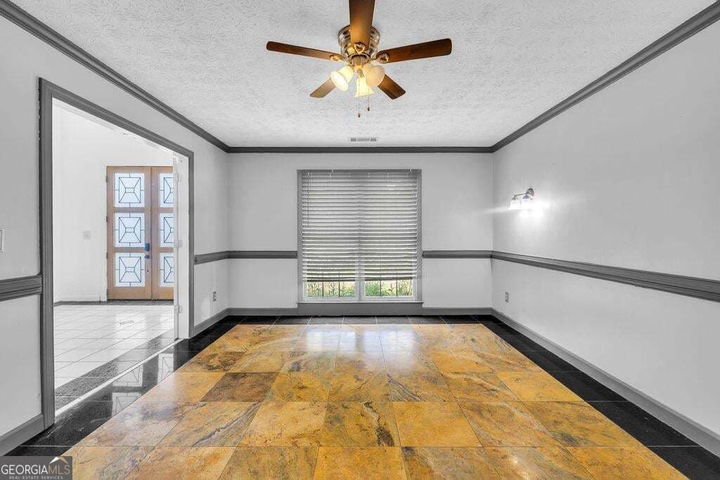 5 bedroom, 4 bathroom, 3,785 sq ft single family residence for sale at 4634 Riveredge Cove, Snellville, GA 30039 — photo 4
