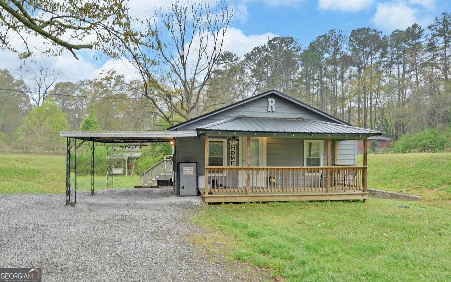 2 bedroom, 1 bathroom, 812 sq ft single family residence sold at 398 Grove Street, Toccoa, GA 30577