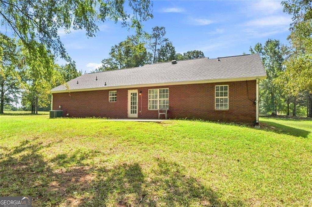 3 bedroom, 2 bathroom, 1,324 sq ft single family residence for sale at 2587 Kelleytown Road, Mcdonough, GA 30252 — photo 4