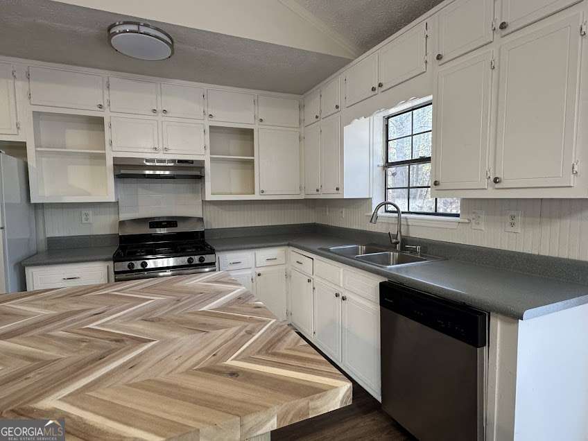 3 bedroom, 2 bathroom, 1,326 sq ft single family residence for sale at 65 Fair Oaks Drive, Conyers, GA 30094 — photo 7