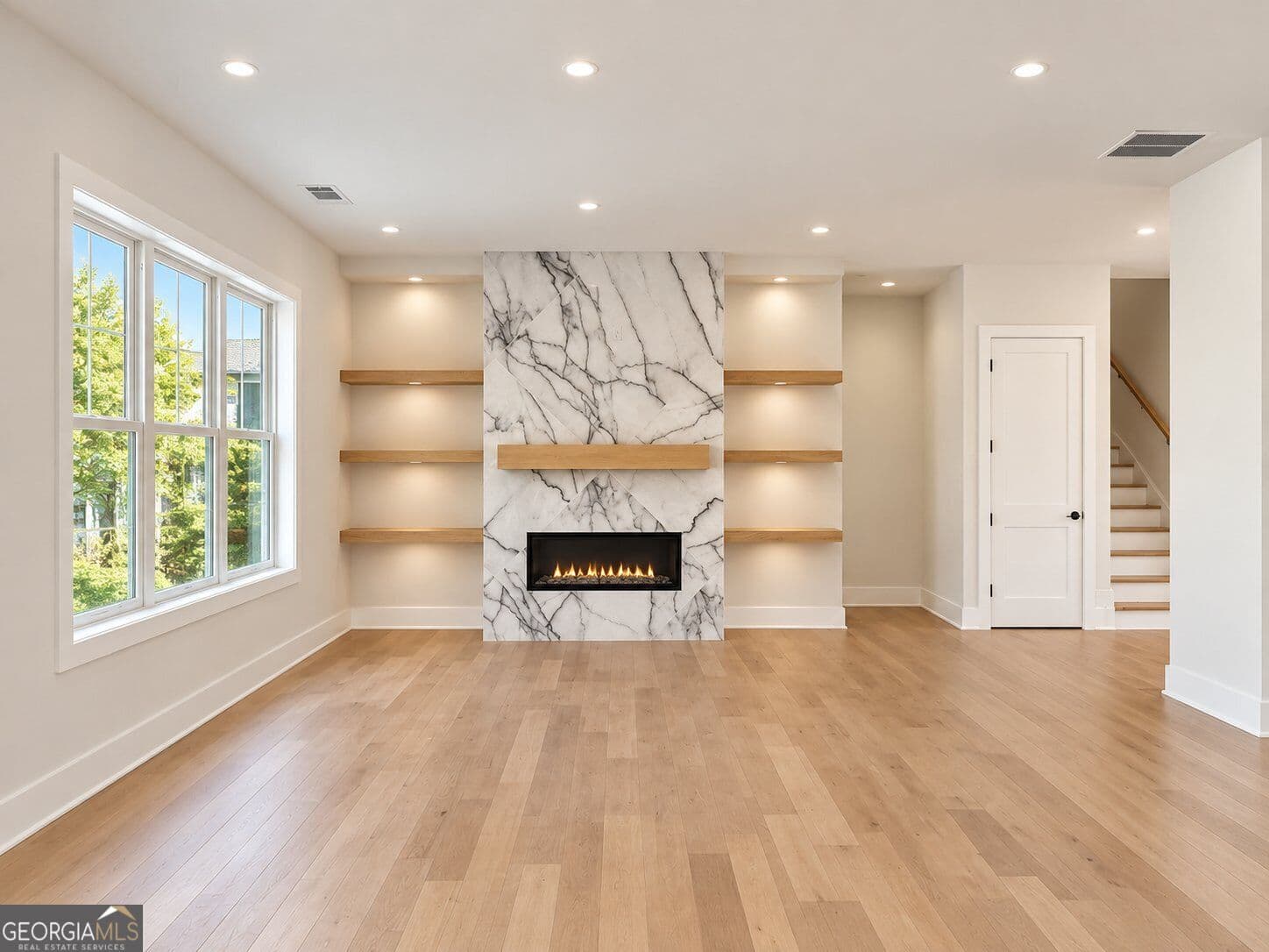 5 bedroom, 5.5 bathroom, 4,118 sq ft single family residence for sale at 3940 Chapel Heights Drive, Marietta, GA 30062 — photo 5