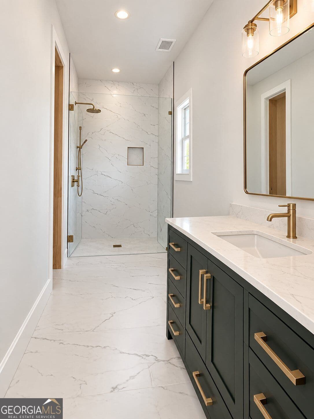 5 bedroom, 5.5 bathroom, 4,118 sq ft single family residence for sale at 3940 Chapel Heights Drive, Marietta, GA 30062 — photo 9