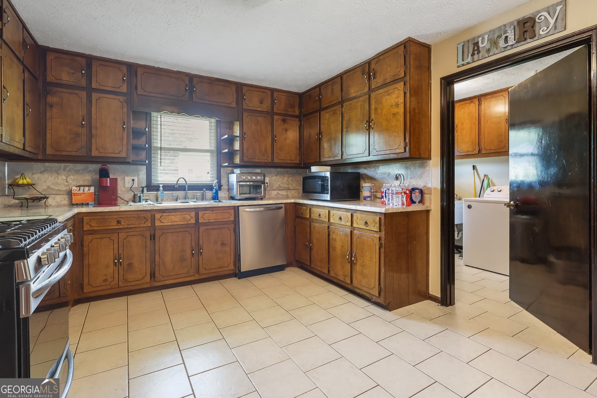 3 bedroom, 2 bathroom, 1,560 sq ft single family residence for sale at 110 Drennan Drive, Fayetteville, GA 30215 — photo 10