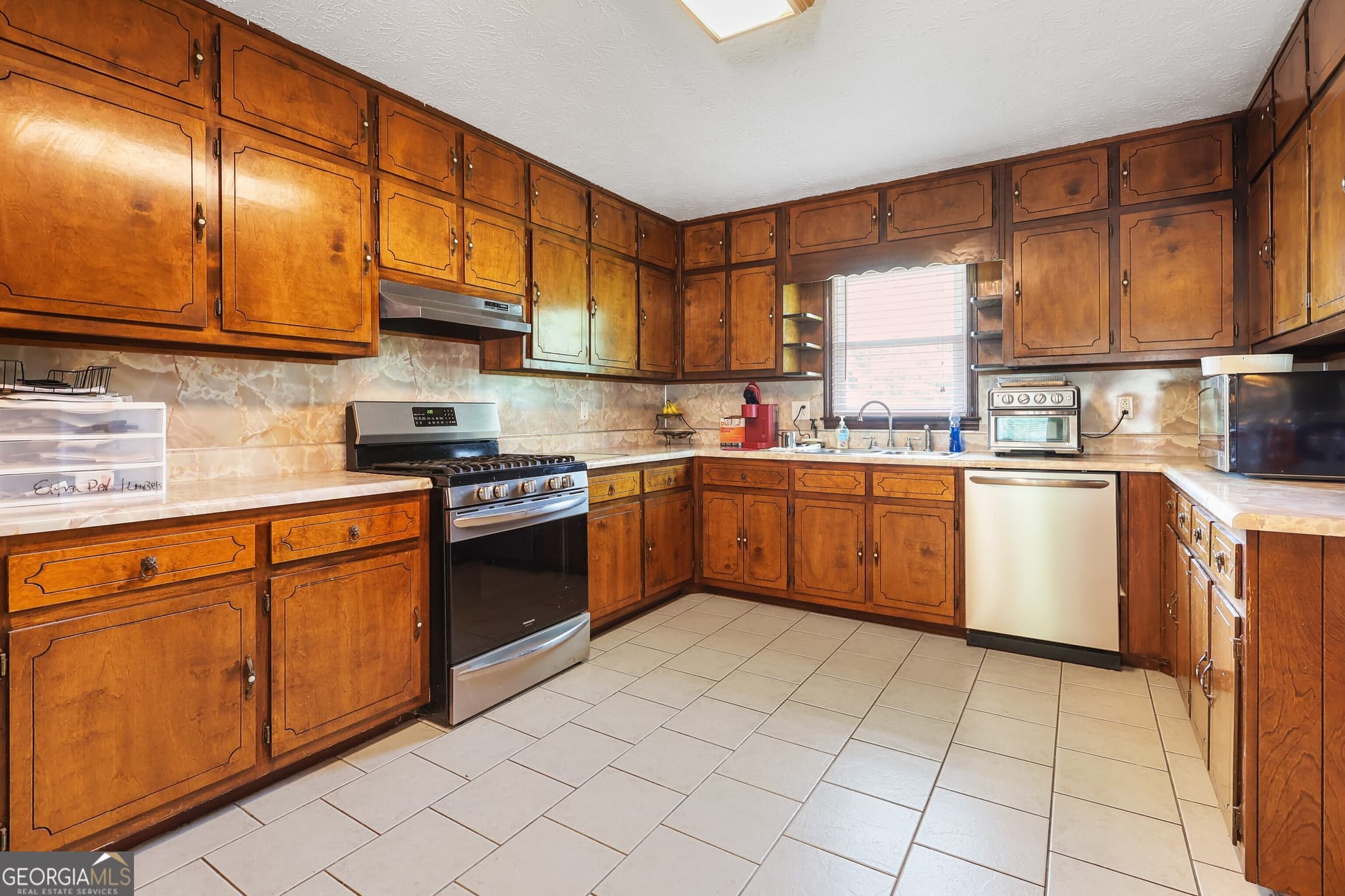 3 bedroom, 2 bathroom, 1,560 sq ft single family residence for sale at 110 Drennan Drive, Fayetteville, GA 30215 — photo 8