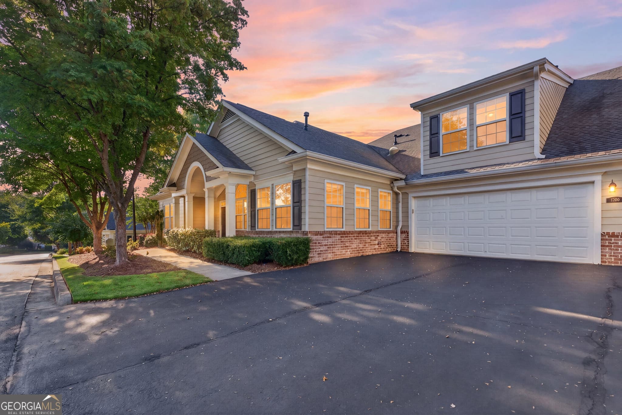 3 bedroom, 3 bathroom condominium for sale at 2708 Grapevine Circle 2004, Cumming, GA 30041 — photo 3