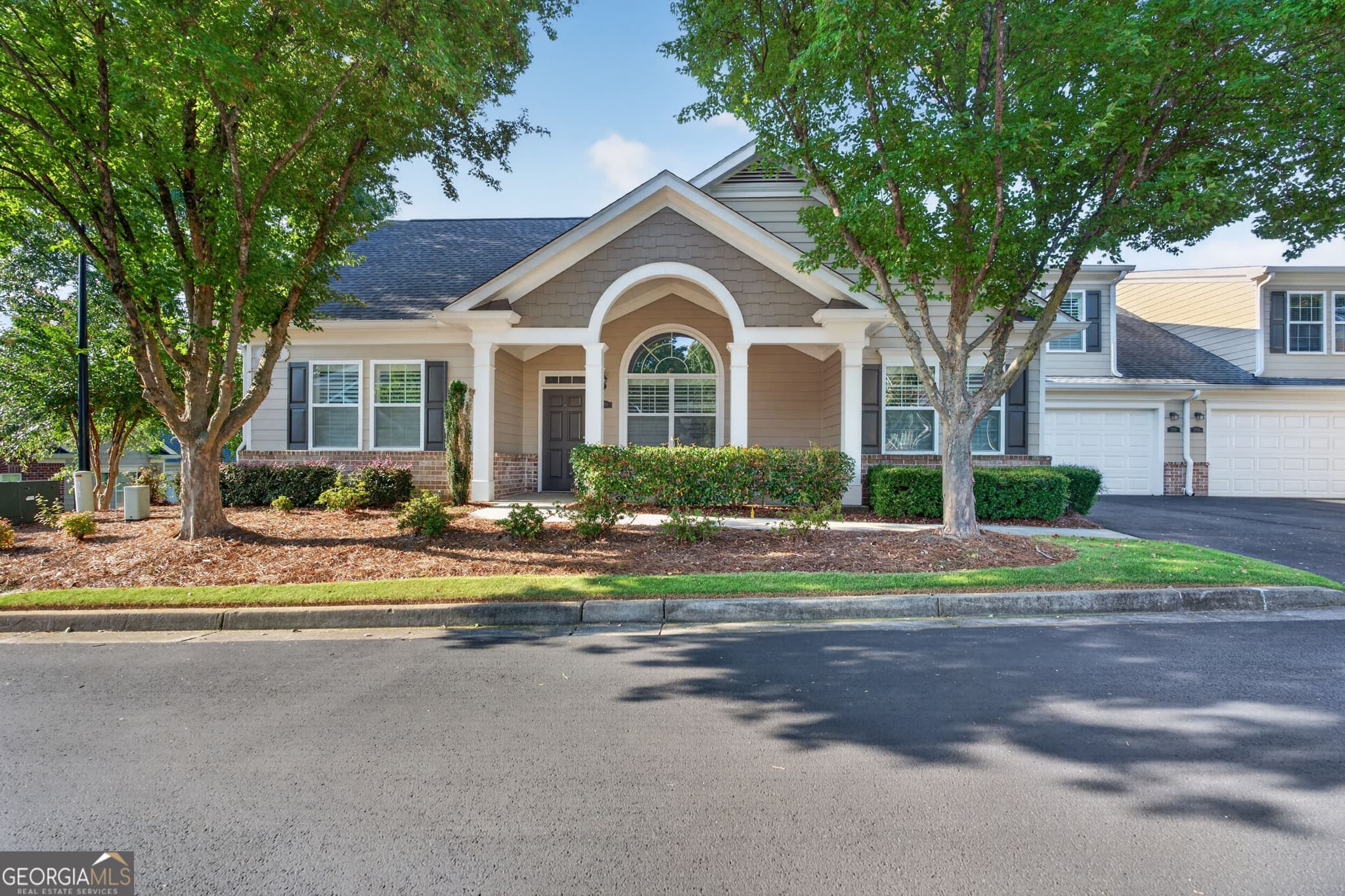 3 bedroom, 3 bathroom condominium for sale at 2708 Grapevine Circle 2004, Cumming, GA 30041 — photo 5