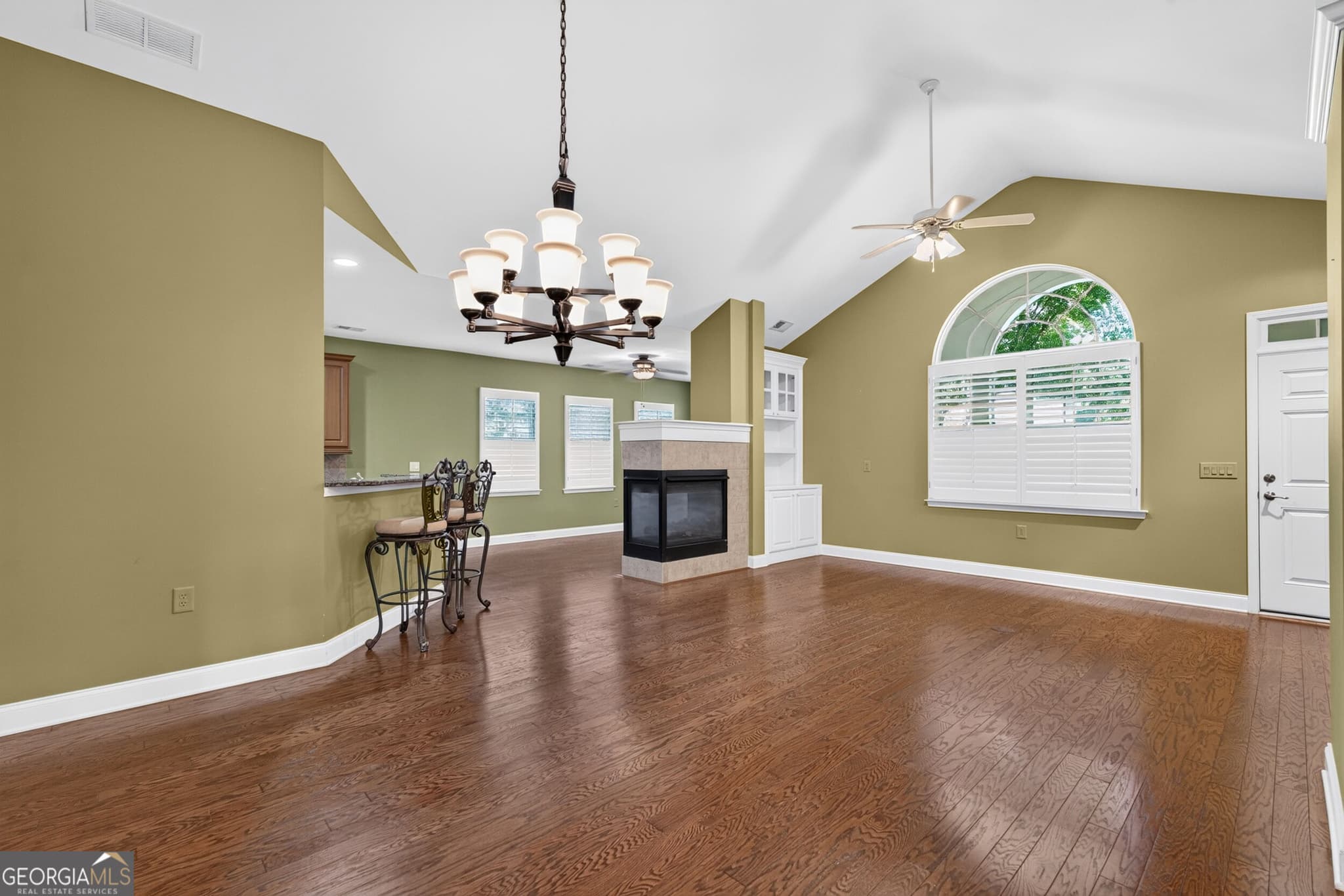 3 bedroom, 3 bathroom condominium for sale at 2708 Grapevine Circle 2004, Cumming, GA 30041 — photo 10