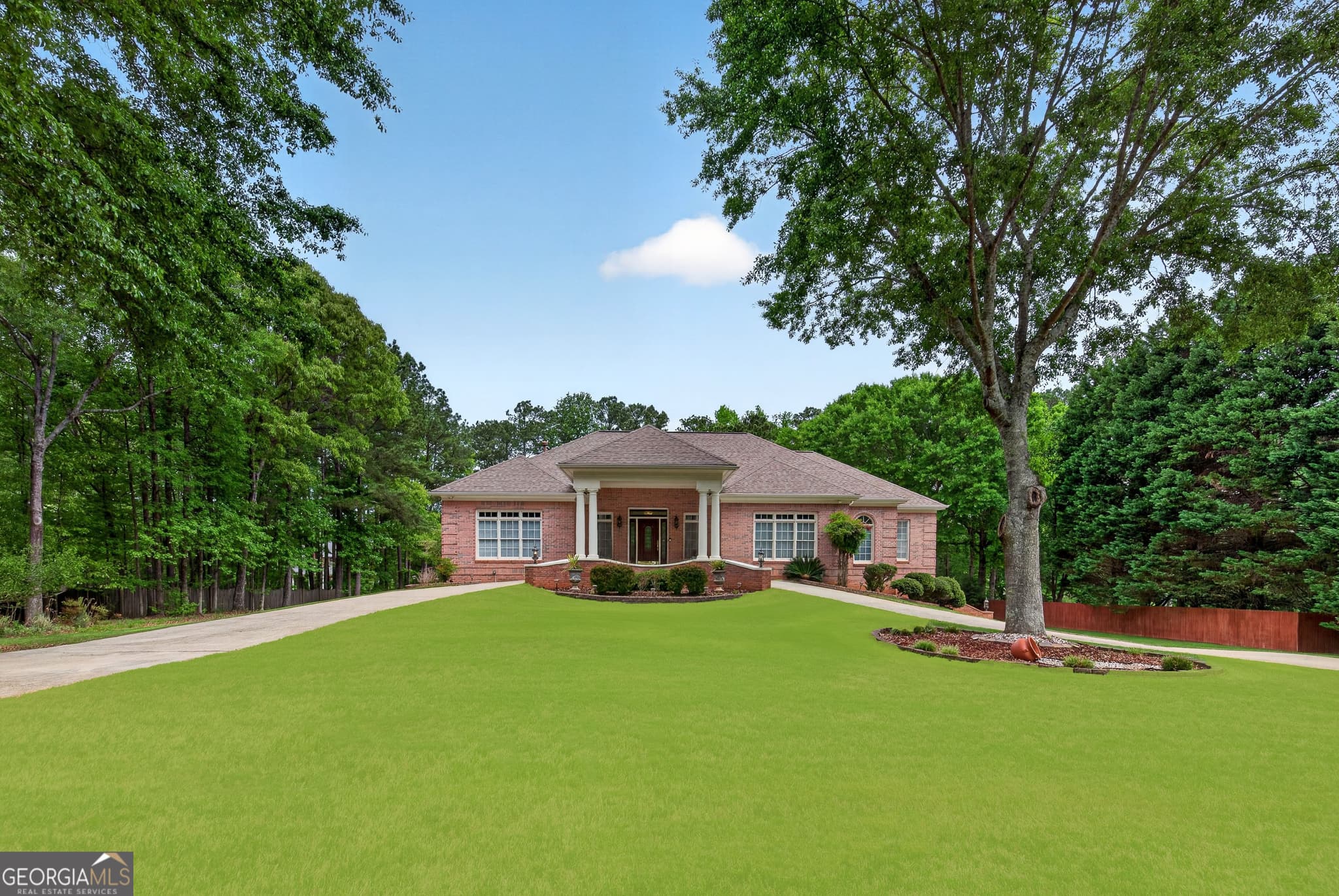 4 bedroom, 3.5 bathroom, 4,911 sq ft single family residence for sale at 105 Wellborn Road, Peachtree City, GA 30269 — photo 2