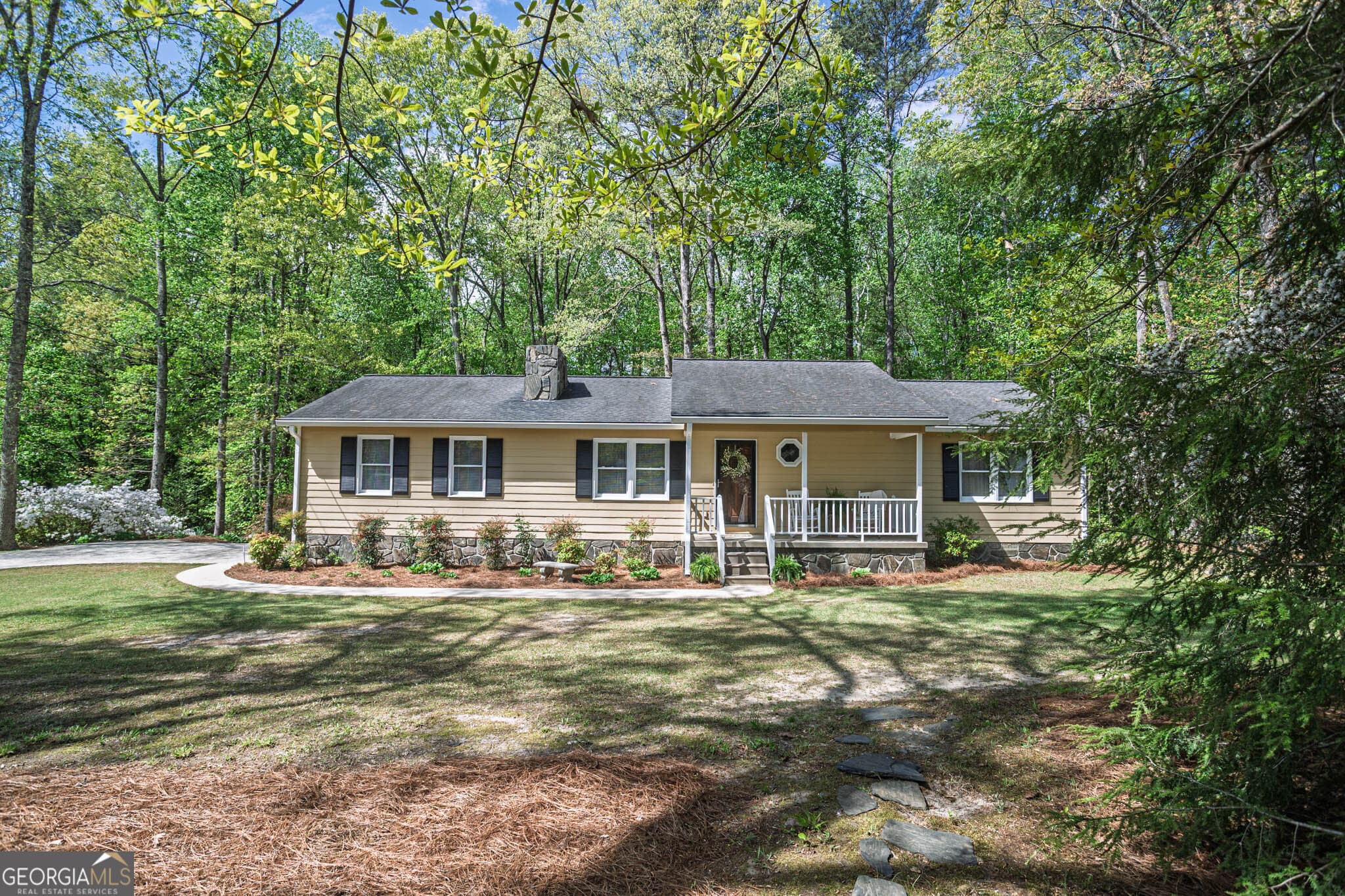 3 bedroom, 2 bathroom, 1,296 sq ft single family residence for sale at 852 Dallas Nebo Road, Dallas, GA 30157