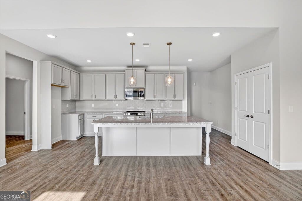 4 bedroom, 2.5 bathroom single family residence for sale at 161 Applewood Way, Homer, GA 30547 — photo 6