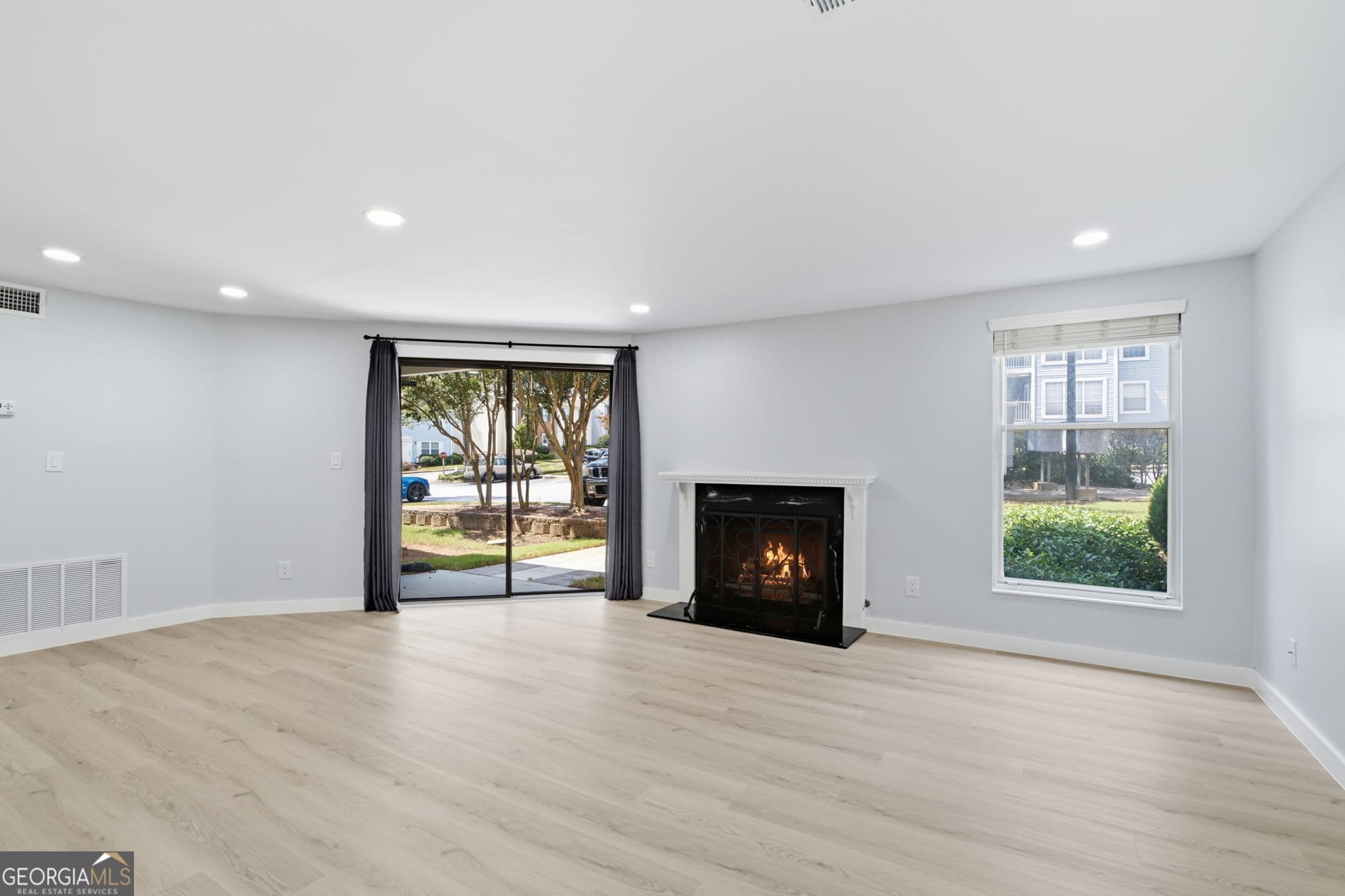 2 bedroom, 2 bathroom, 1,054 sq ft townhouse for sale at 6355 Wedgeview Court, Tucker, GA 30084 — photo 5