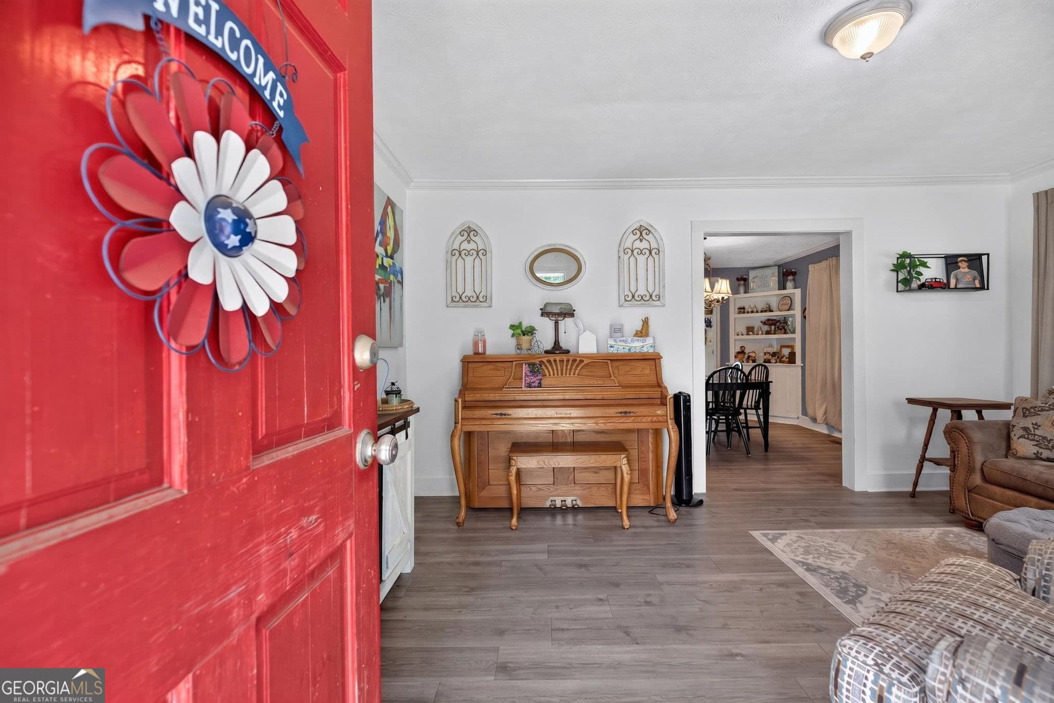 3 bedroom, 2 bathroom, 1,330 sq ft single family residence for sale at 120 W White Street, Carrollton, GA 30117 — photo 3
