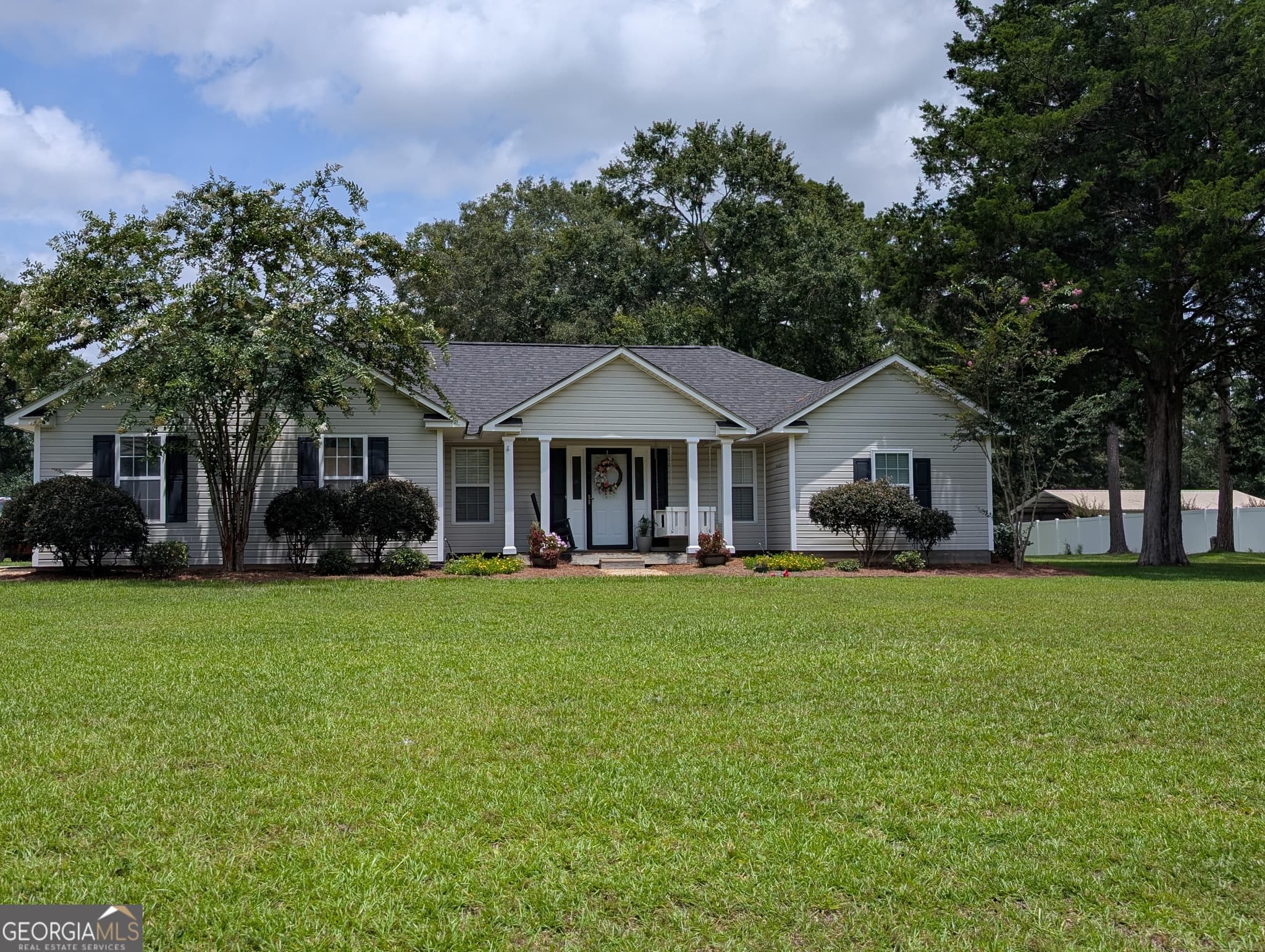 3 bedroom, 2 bathroom, 1,506 sq ft single family residence under contract at 76 Third Avenue, Hawkinsville, GA 31036