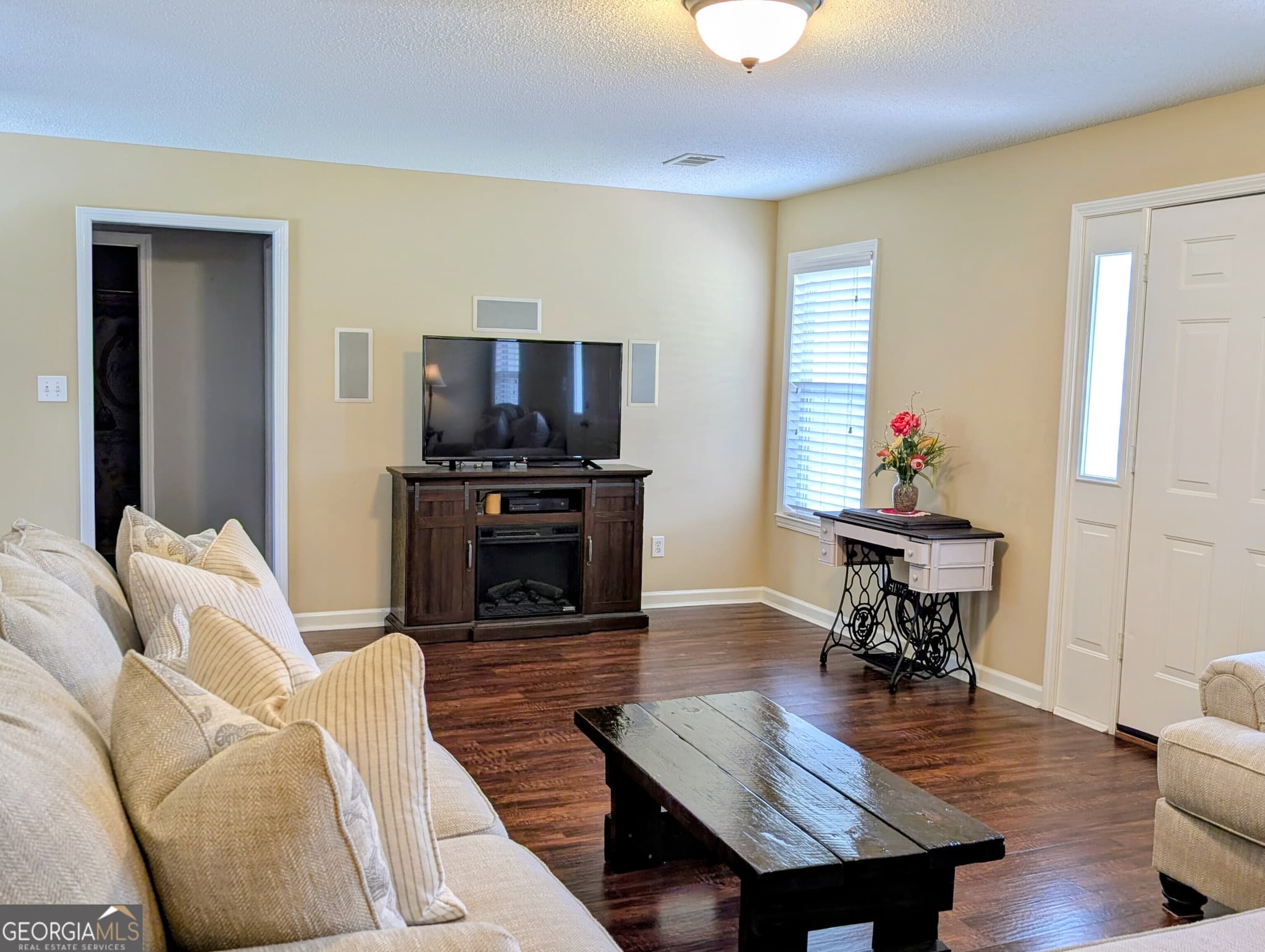 3 bedroom, 2 bathroom, 1,506 sq ft single family residence under contract at 76 Third Avenue, Hawkinsville, GA 31036 — photo 5