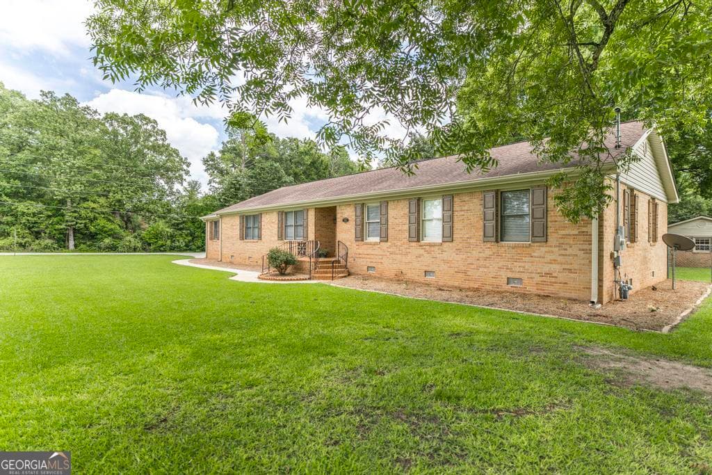 4 bedroom, 2 bathroom, 2,483 sq ft single family residence for sale at 3708 Jones Road, Macon, GA 31216 — photo 3
