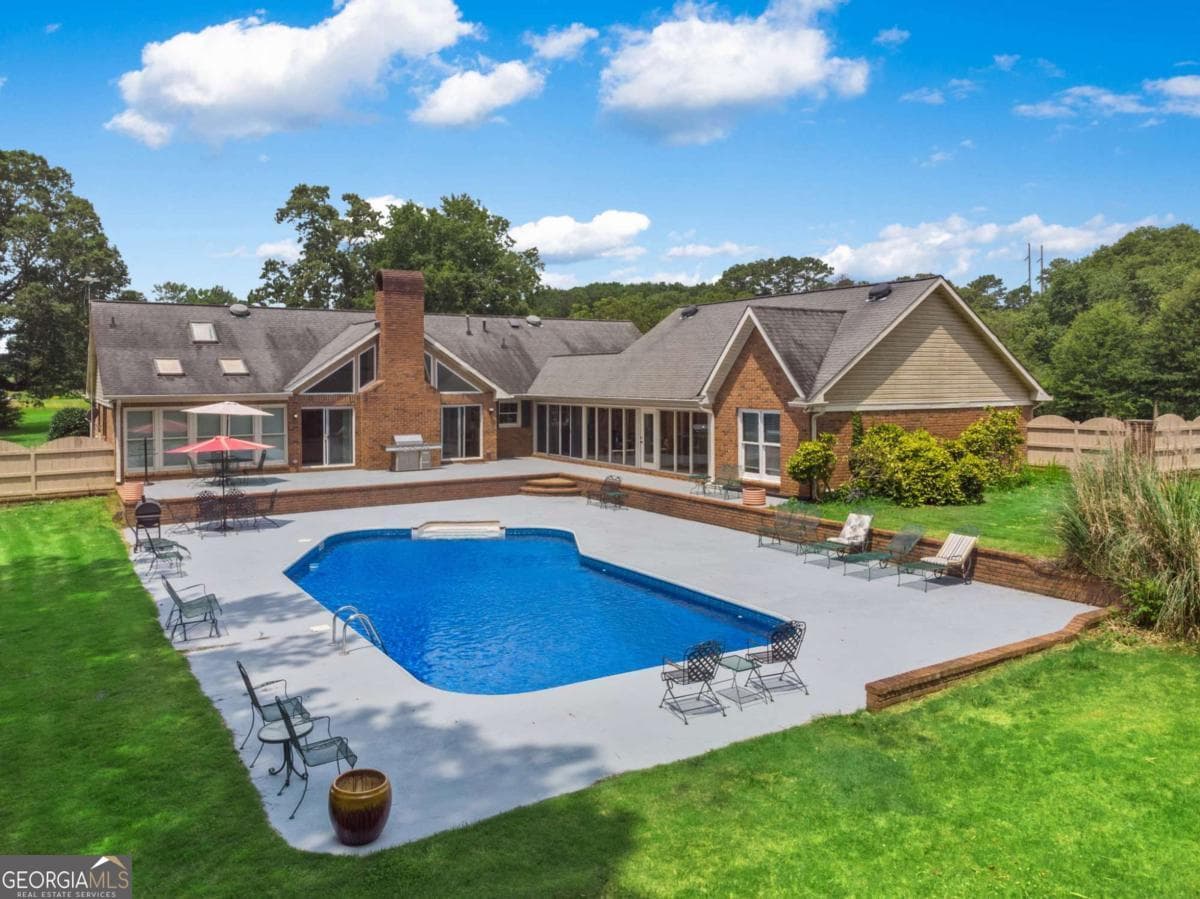 3 bedroom, 2.5 bathroom, 2,697 sq ft single family residence for rent at 1061 Highway 92, Fayetteville, GA 30214 for $5,800 a month — photo 6