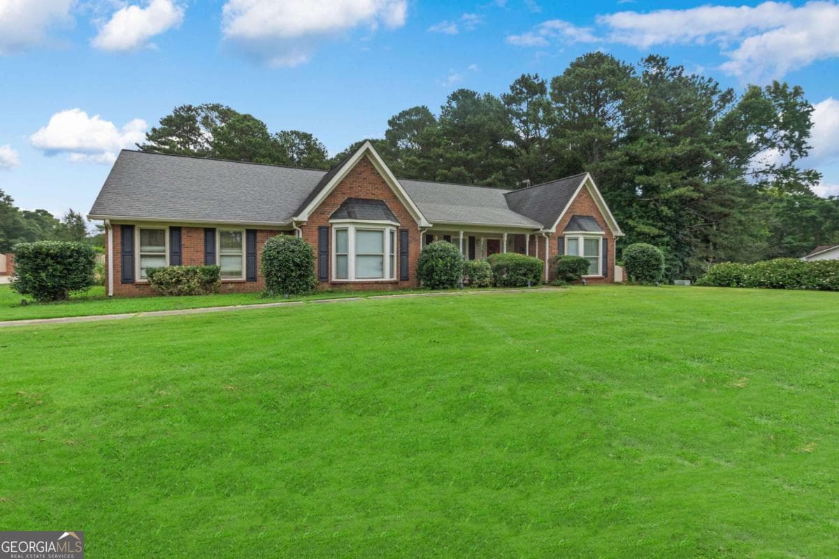 3 bedroom, 2.5 bathroom, 2,697 sq ft single family residence for rent at 1061 Highway 92, Fayetteville, GA 30214 for $5,800 a month — photo 9