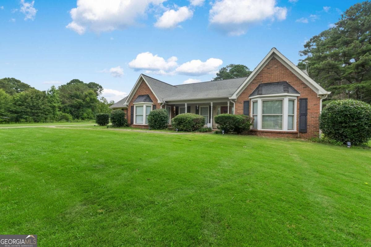 3 bedroom, 2.5 bathroom, 2,697 sq ft single family residence for rent at 1061 Highway 92, Fayetteville, GA 30214 for $5,800 a month — photo 8