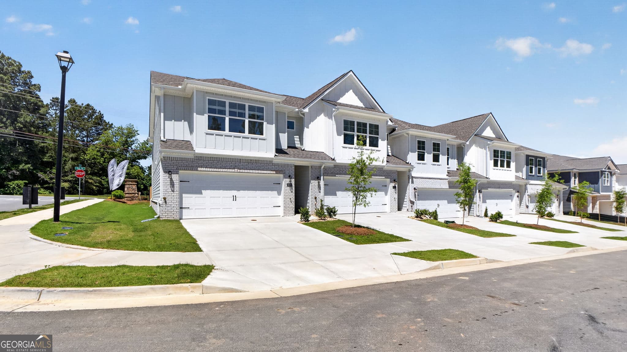 3 bedroom, 2.5 bathroom, 1,790 sq ft townhouse sold at 2290 Santa Fe Street, Morrow, GA 30260