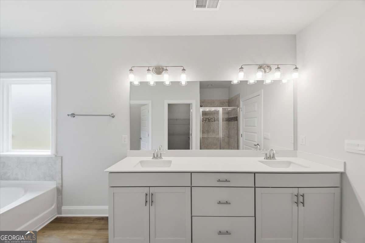 6 bedroom, 4.5 bathroom, 3,681 sq ft single family residence for sale at 3315 Trevi Trail, Douglasville, GA 30135 — photo 9