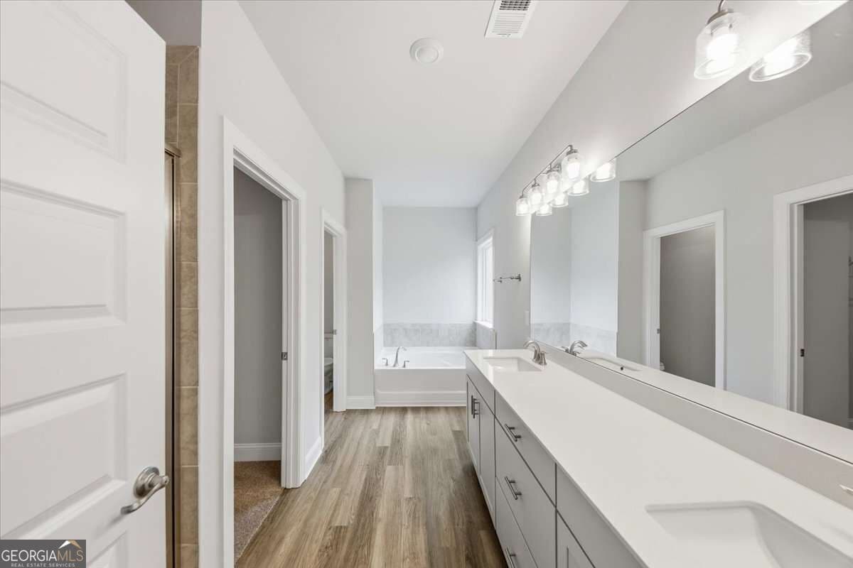 6 bedroom, 4.5 bathroom, 3,681 sq ft single family residence for sale at 3315 Trevi Trail, Douglasville, GA 30135 — photo 8