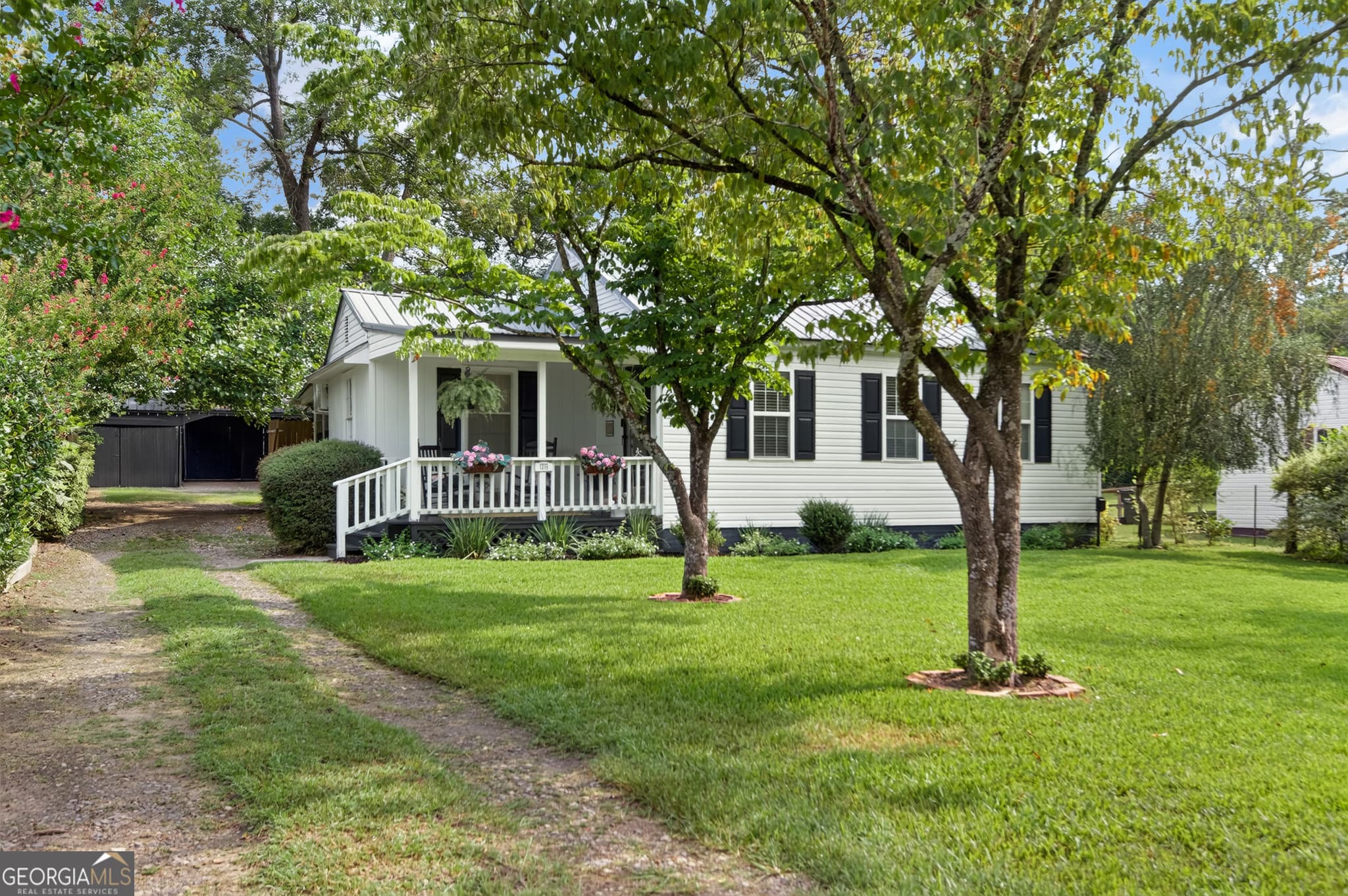 3 bedroom, 1 bathroom, 1,050 sq ft single family residence for sale at 1315 Hill Avenue, Millen, GA 30442 — photo 2