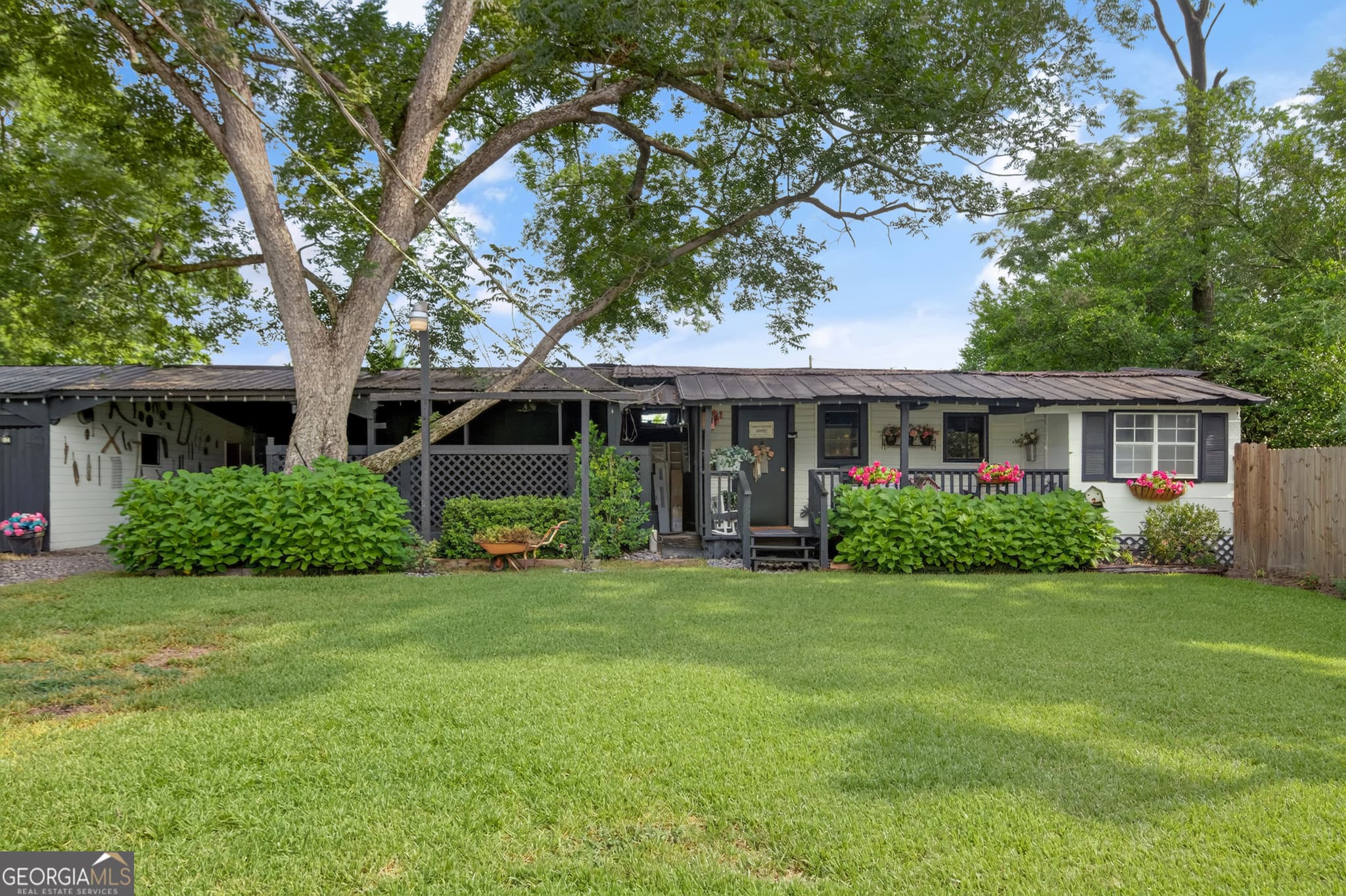 3 bedroom, 1 bathroom, 1,050 sq ft single family residence for sale at 1315 Hill Avenue, Millen, GA 30442 — photo 3