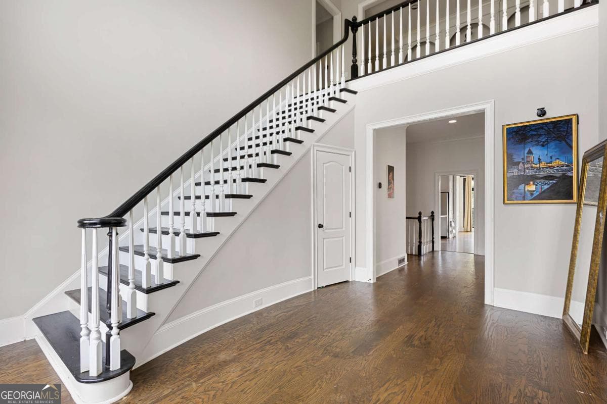 4 bedroom, 4.5 bathroom, 5,965 sq ft single family residence for sale at 4479 Chattahoochee Plantation Drive, Marietta, GA 30067 — photo 6