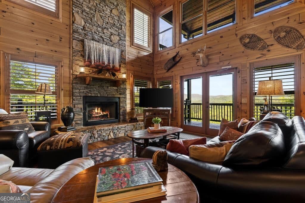 3 bedroom, 3 bathroom, 3,036 sq ft cabin,single family residence for sale at 115 Mountain High Drive, Mineral Bluff, GA 30559 — photo 4