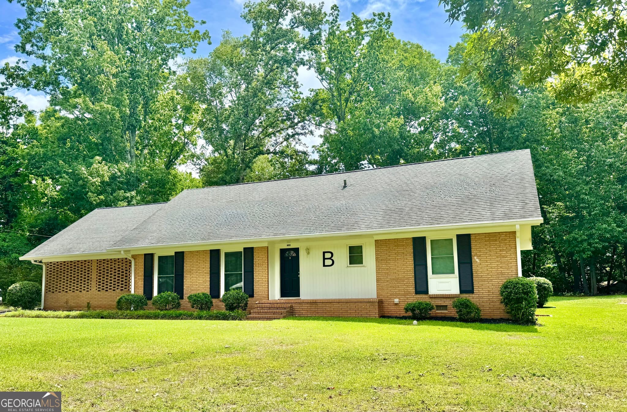 2 bedroom, 2 bathroom, 1,584 sq ft single family residence for sale at 758 S Cherokee Road, Social Circle, GA 30025 — photo 2