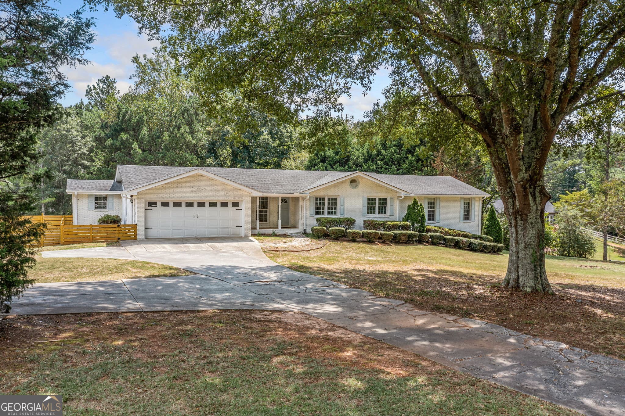 4 bedroom, 3.5 bathroom, 2,215 sq ft single family residence sold at 2465 Bethany Bend, Alpharetta, GA 30004