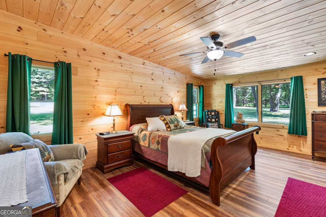 2 bedroom, 2 bathroom, 1,983 sq ft cabin,single family residence for sale at 170 Dogpatch Lane, Blue Ridge, GA 30513 — photo 6