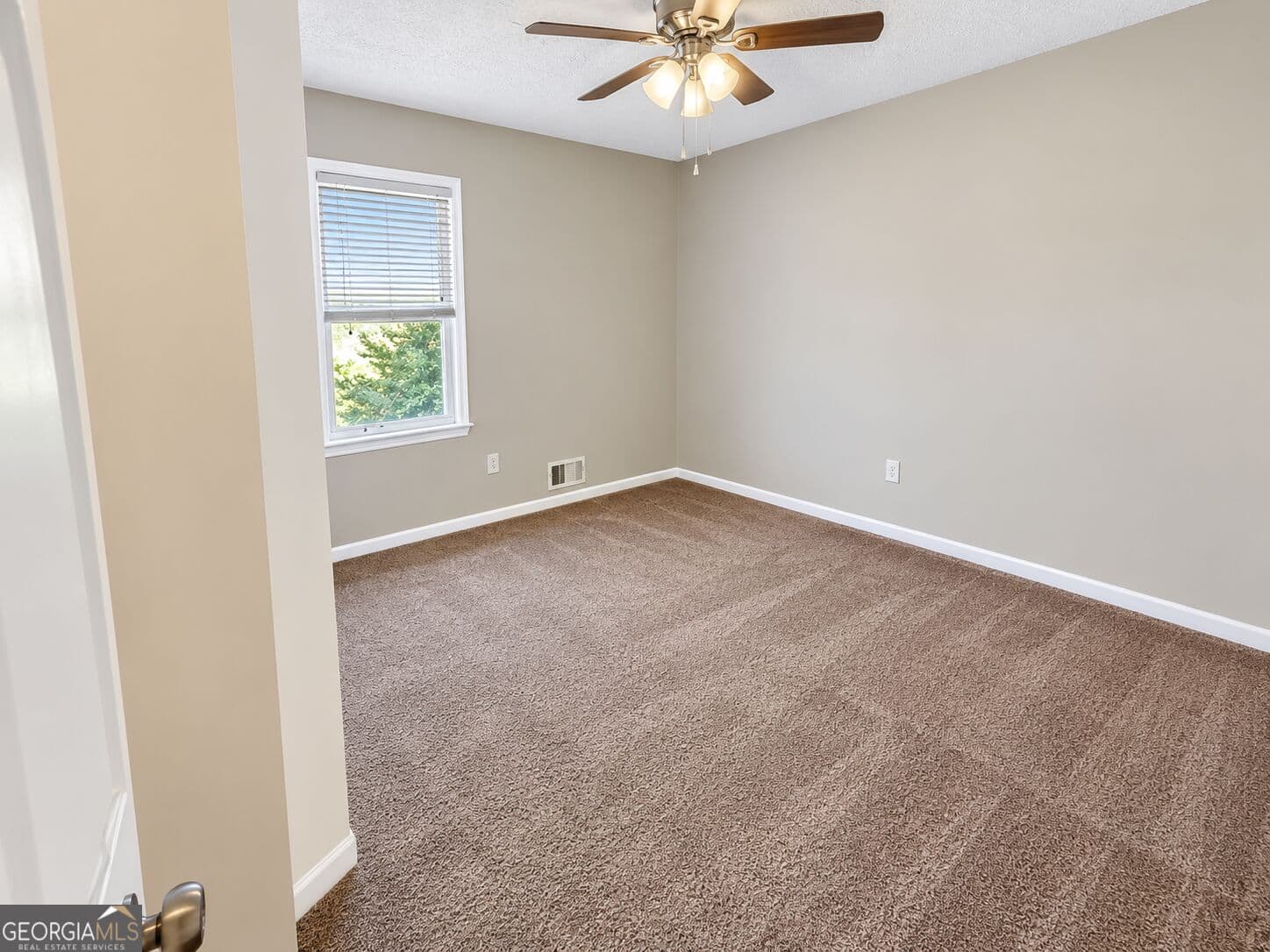 4 bedroom, 4 bathroom, 2,202 sq ft single family residence for sale at 310 Freeport Drive, Lawrenceville, GA 30046 — photo 9
