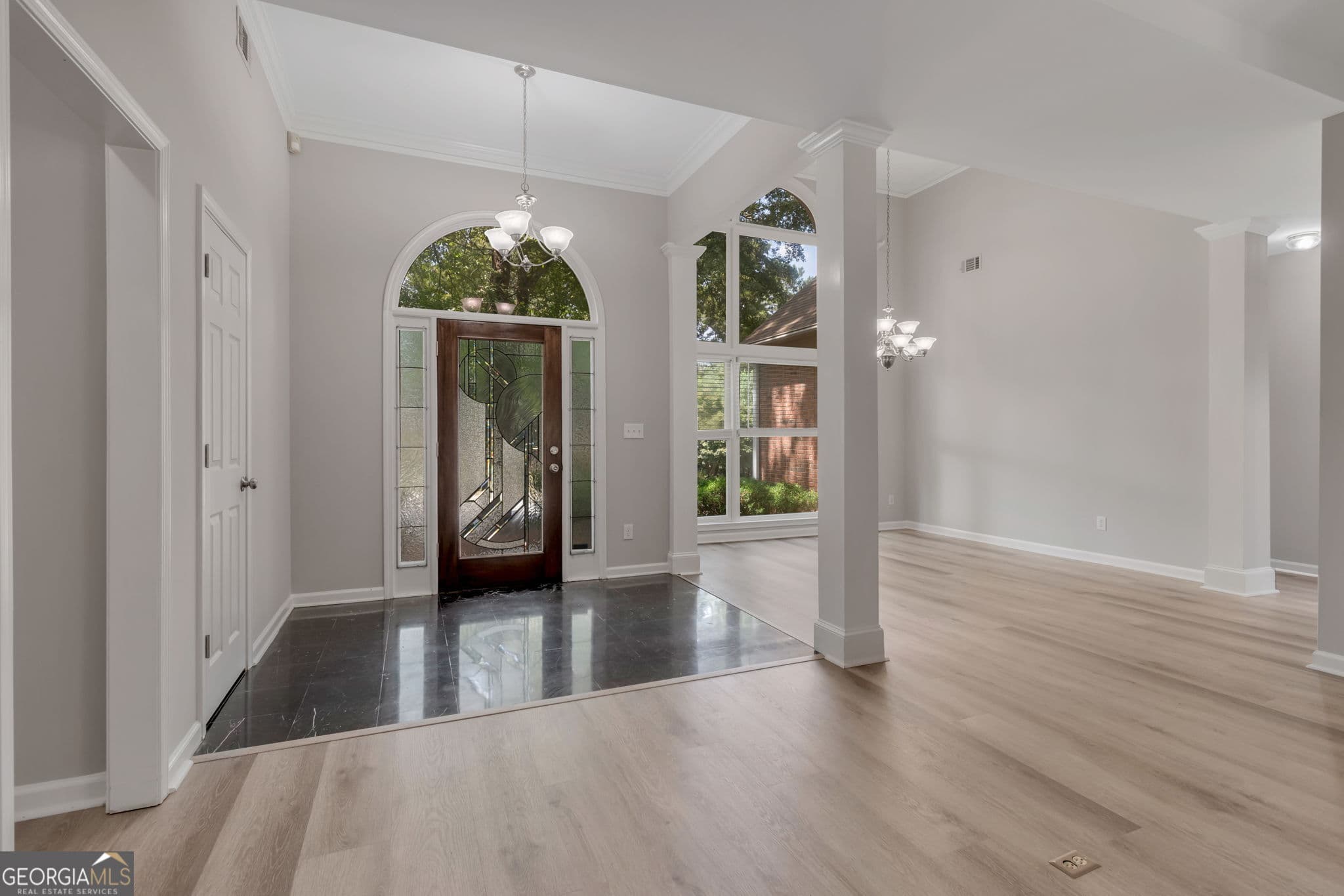 3 bedroom, 2 bathroom, 2,115 sq ft single family residence for sale at 122 Bent Creek Drive, Woodstock, GA 30189 — photo 4