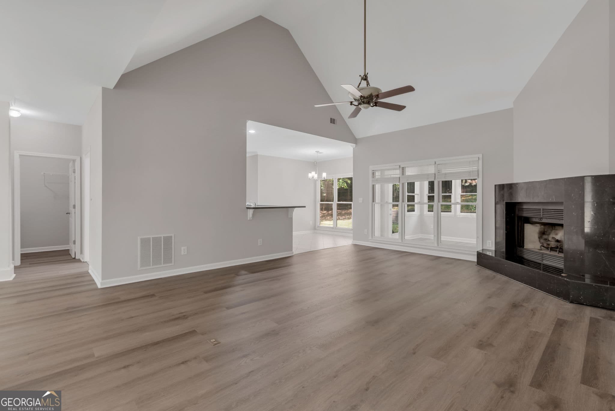 3 bedroom, 2 bathroom, 2,115 sq ft single family residence for sale at 122 Bent Creek Drive, Woodstock, GA 30189 — photo 8