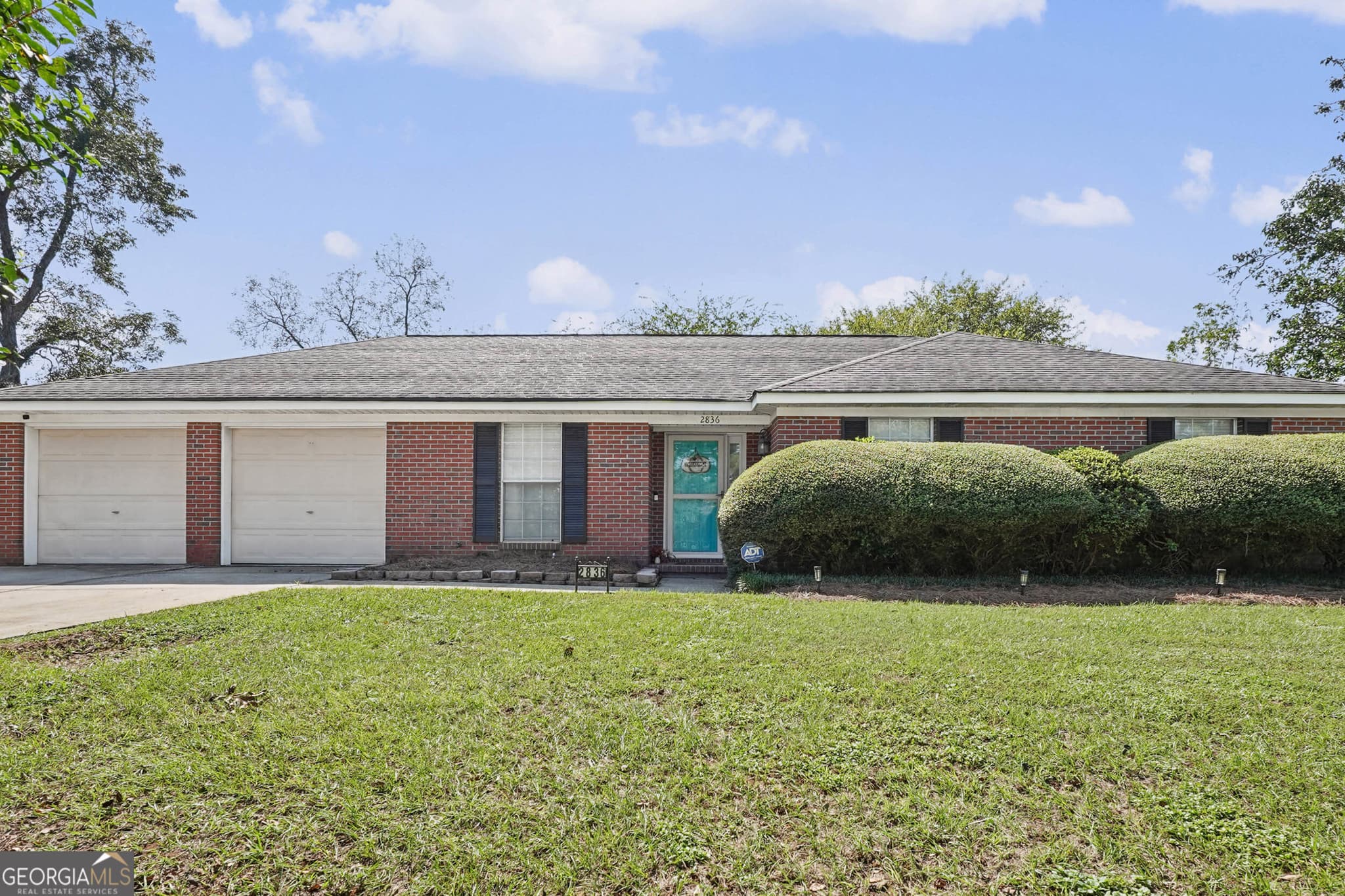 3 bedroom, 2 bathroom, 1,559 sq ft single family residence for sale at 2836 Stonewater Drive, Albany, GA 31721 — photo 2