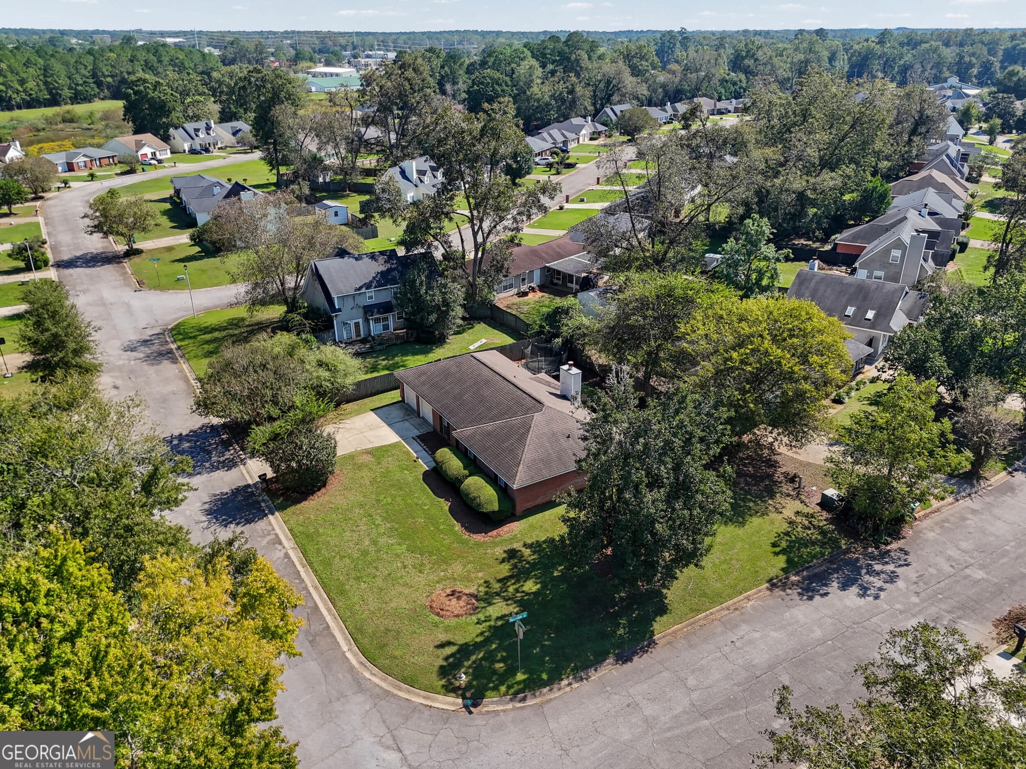 3 bedroom, 2 bathroom, 1,559 sq ft single family residence for sale at 2836 Stonewater Drive, Albany, GA 31721 — photo 5