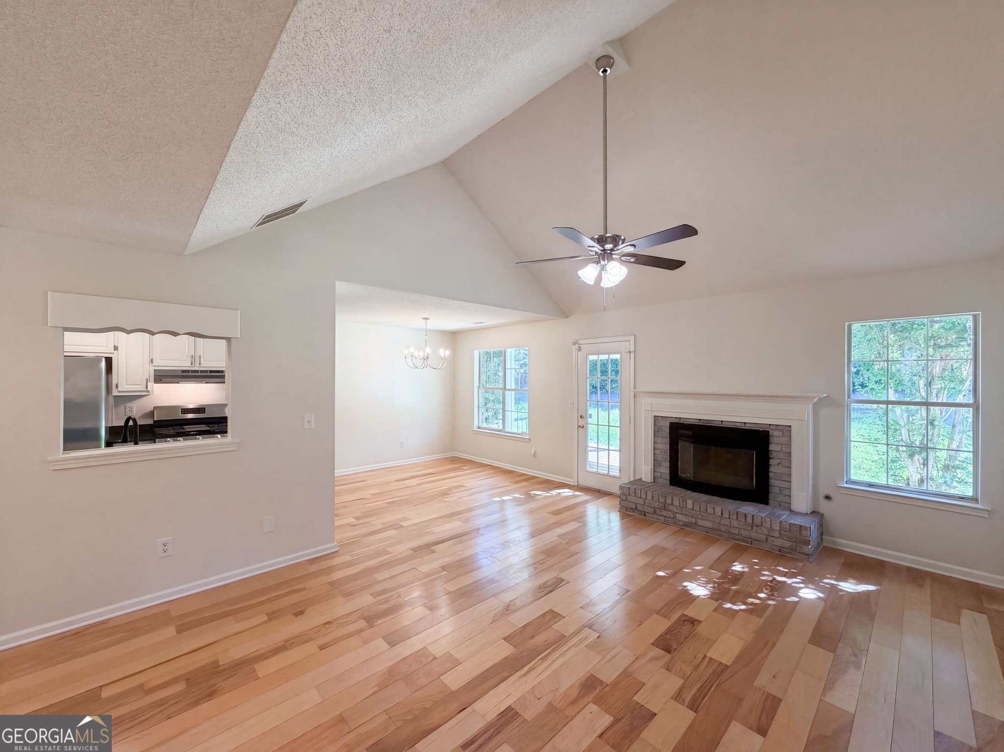 3 bedroom, 2 bathroom, 1,384 sq ft single family residence for sale at 105 Nanci Court, Stockbridge, GA 30281 — photo 3