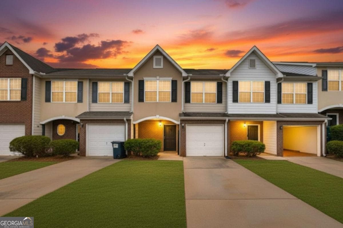 3 bedroom, 2.5 bathroom, 1,568 sq ft townhouse sold at 699 Georgetown Court, Jonesboro, GA 30236