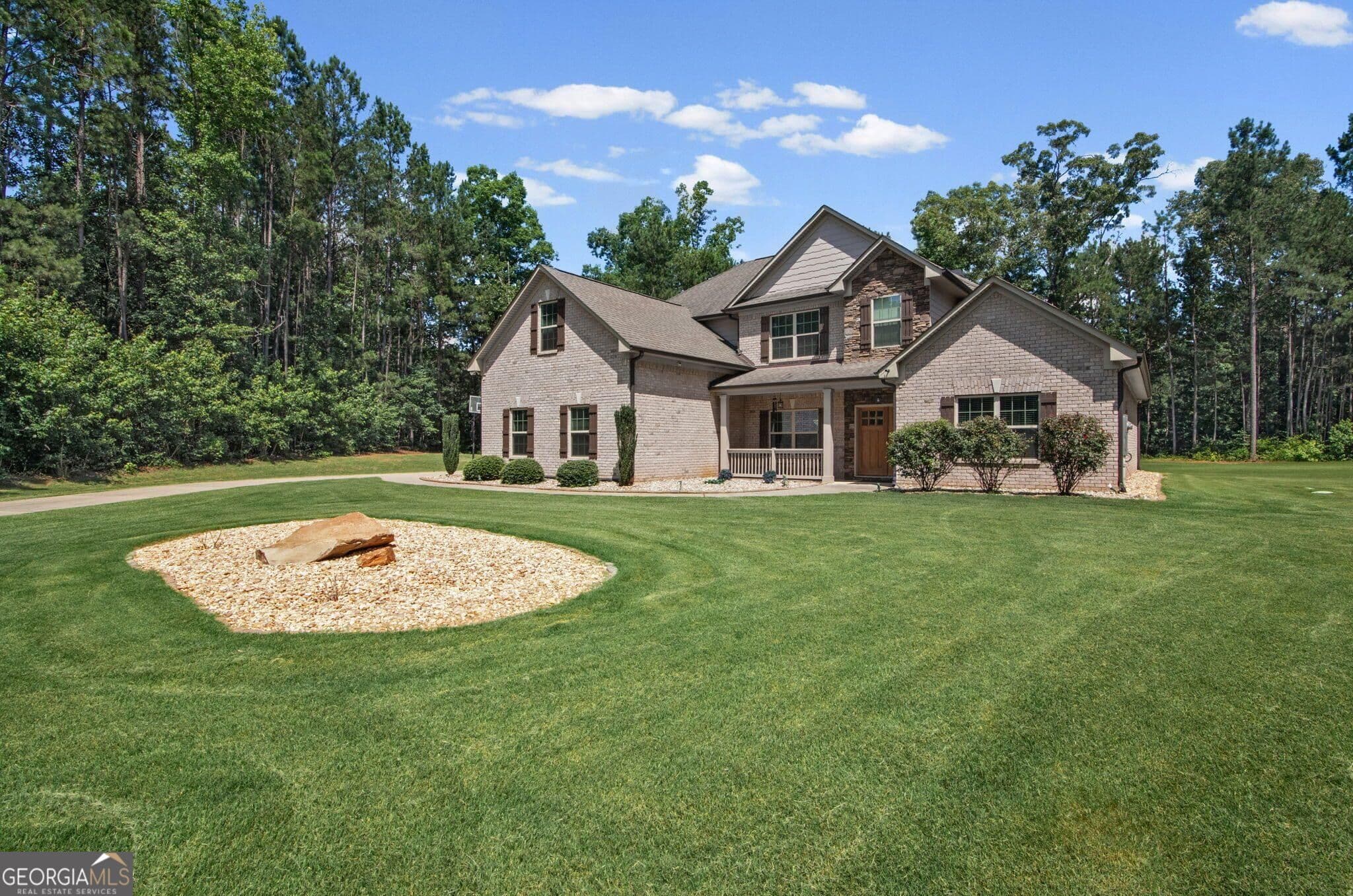 4 bedroom, 3 bathroom, 3,280 sq ft single family residence for sale at 266 Jester Court, Mcdonough, GA 30252 — photo 2