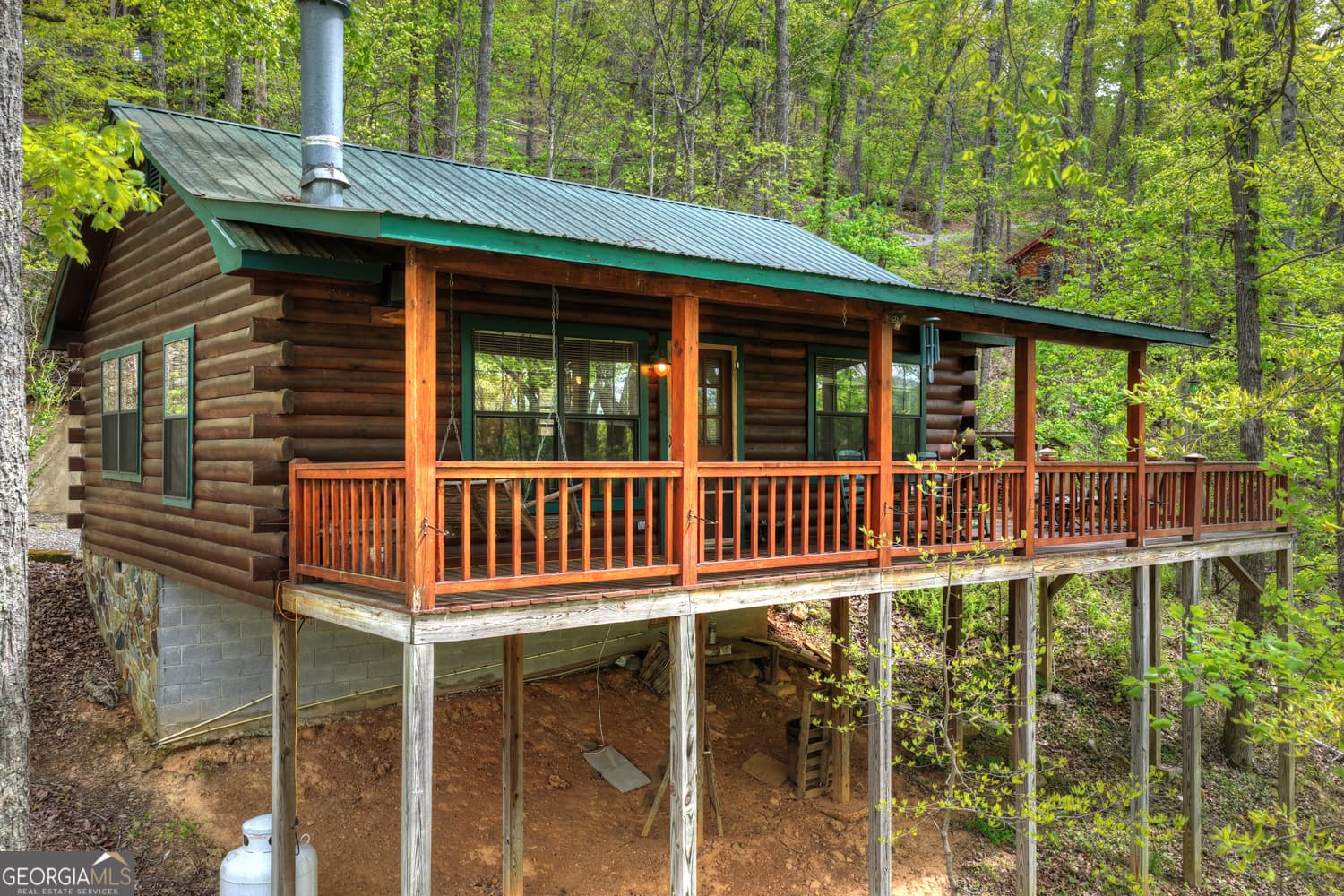 2 bedroom, 1 bathroom, 672 sq ft cabin,single family residence for sale at 660 Ripshin Mountain Road, Blue Ridge, GA 30513