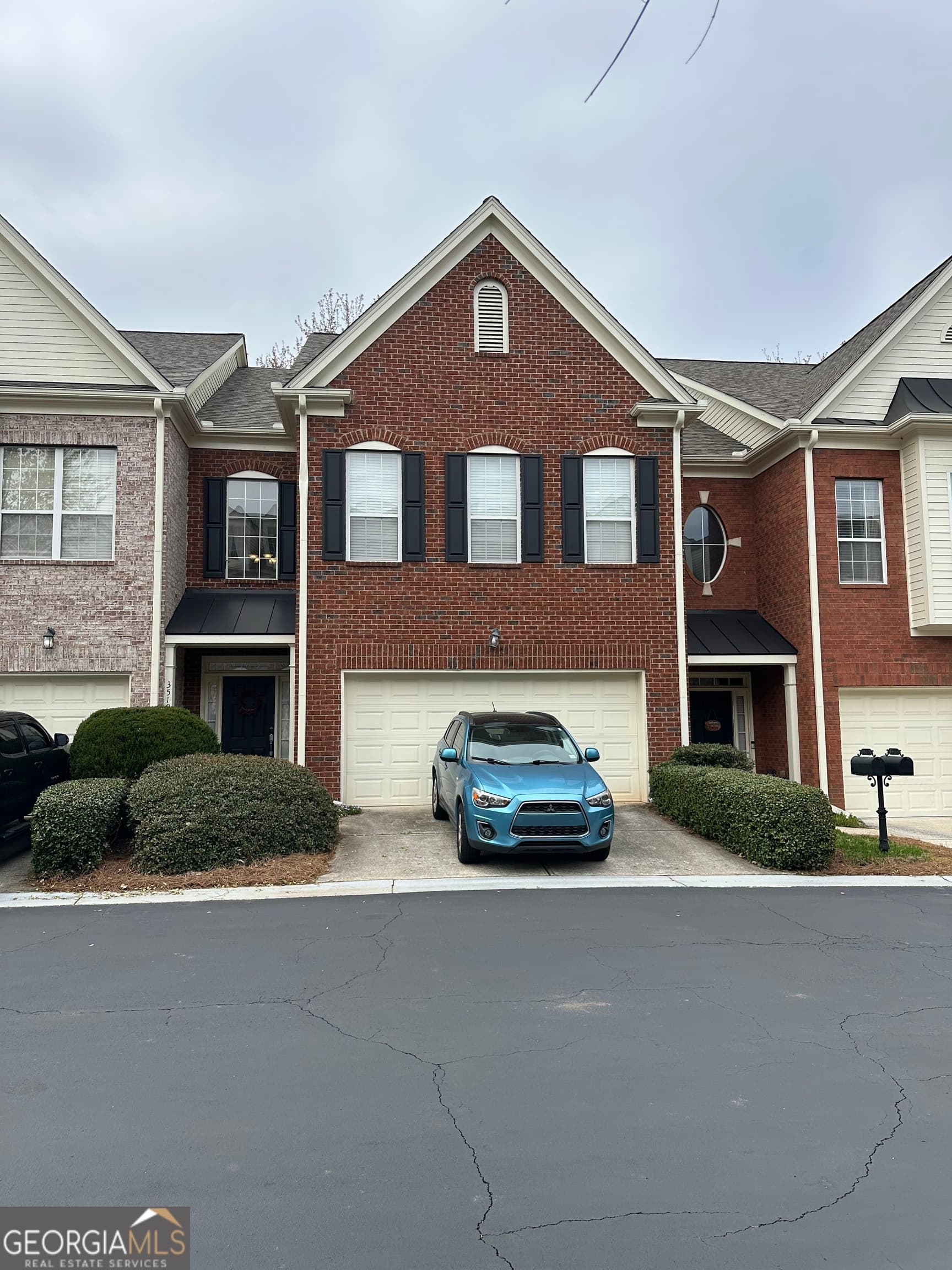 2 bedroom, 2.5 bathroom, 2,072 sq ft single family residence for sale at 3519 Henderson Reserve, Atlanta, GA 30341 — photo 1 of 25