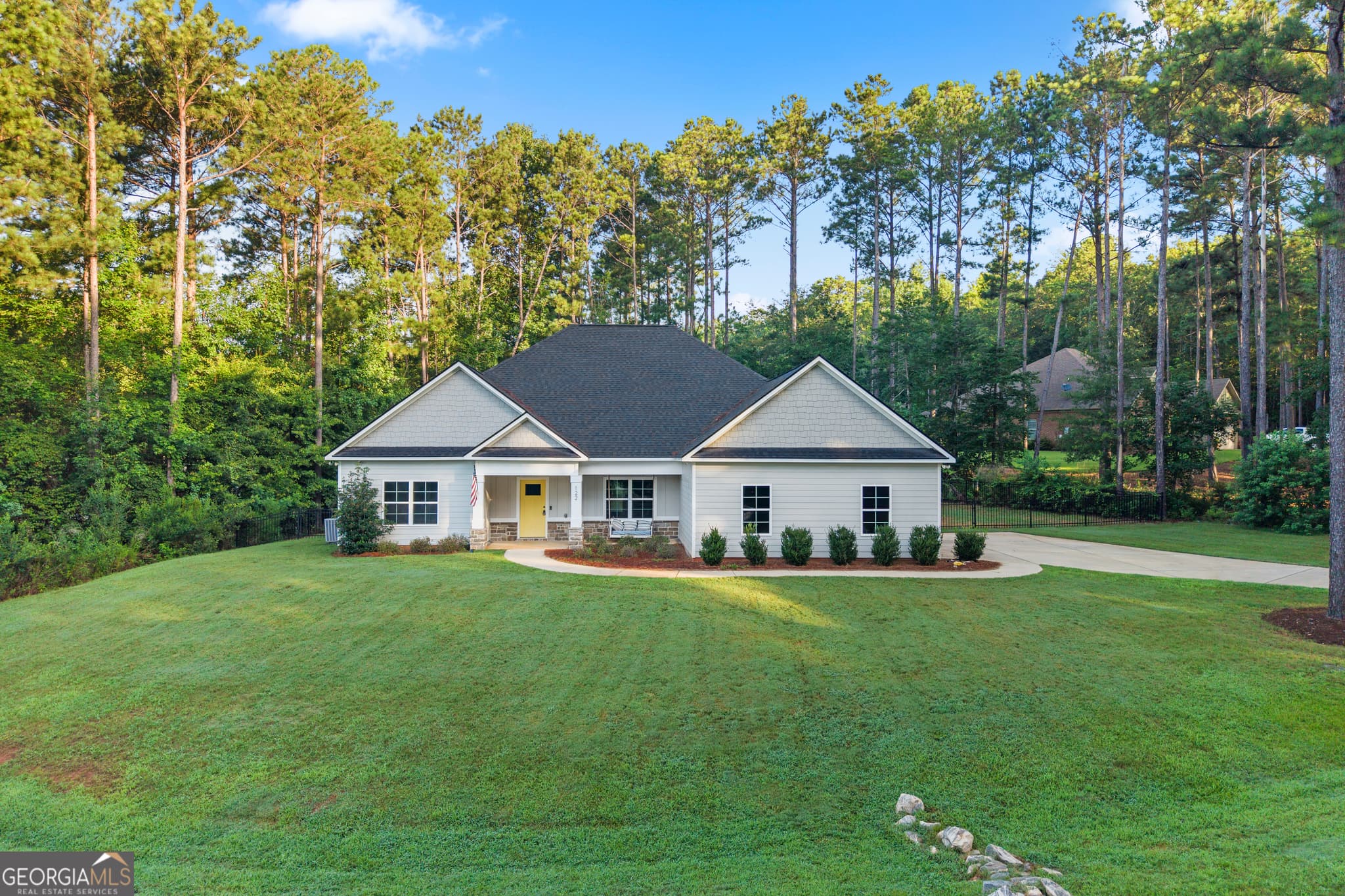 4 bedroom, 2.5 bathroom, 2,548 sq ft single family residence under contract at 122 Lee Road 2121, Salem, AL 36874 — photo 3