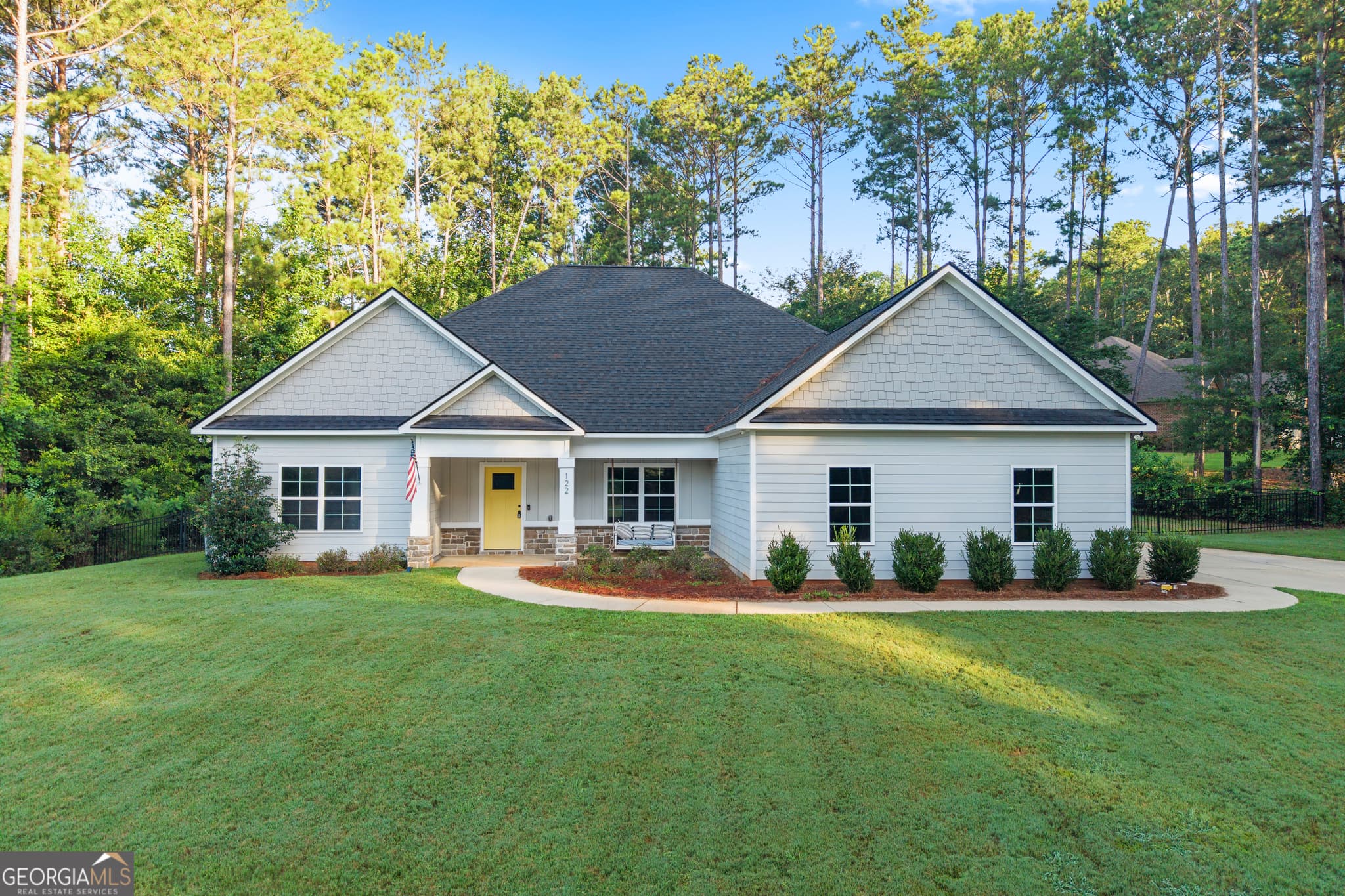 4 bedroom, 2.5 bathroom, 2,548 sq ft single family residence under contract at 122 Lee Road 2121, Salem, AL 36874
